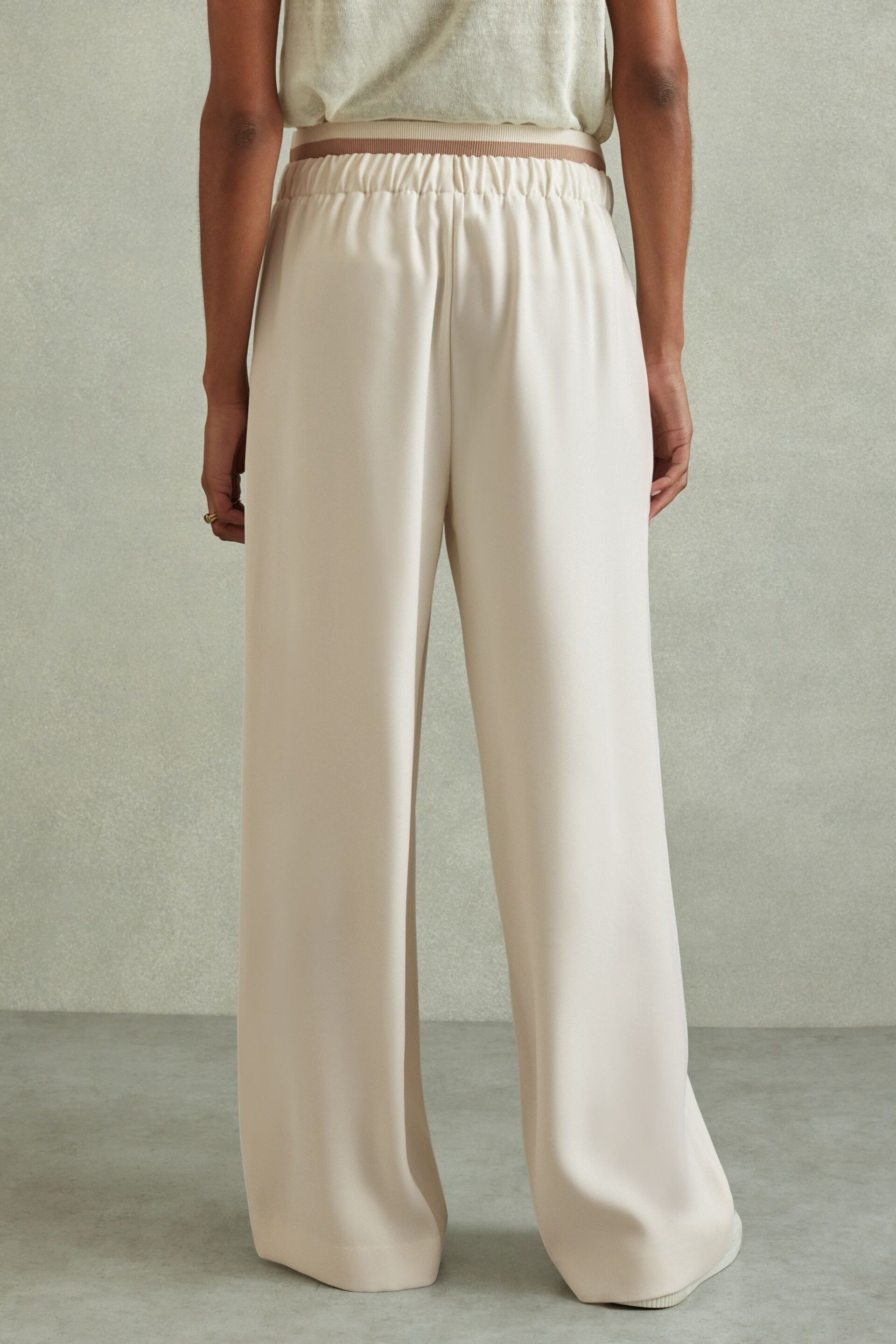 Reiss Cream Fleur Petite Waistband Detail Wide Leg Trousers - Image 5 of 7