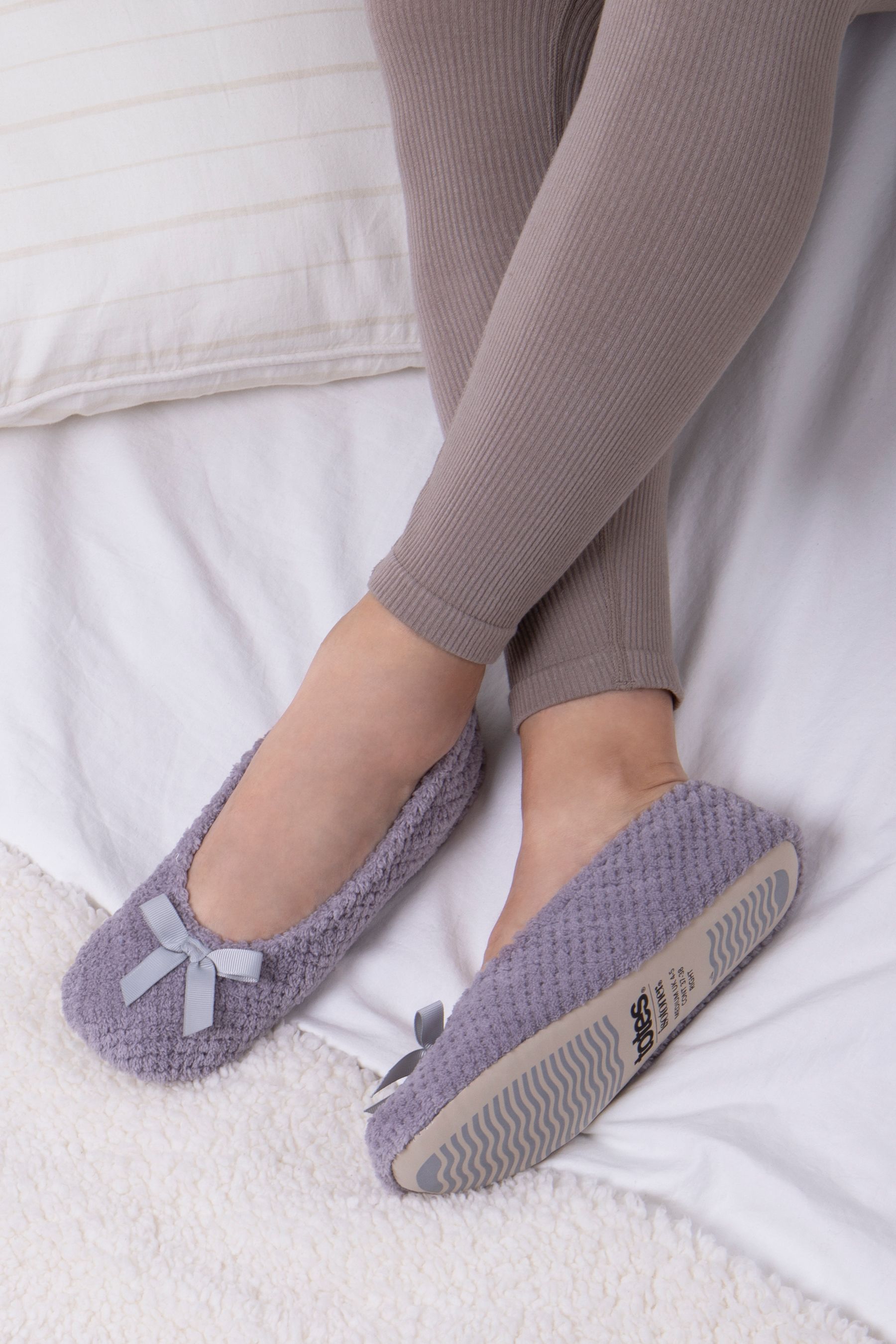 Isotoner wide width slippers hotsell