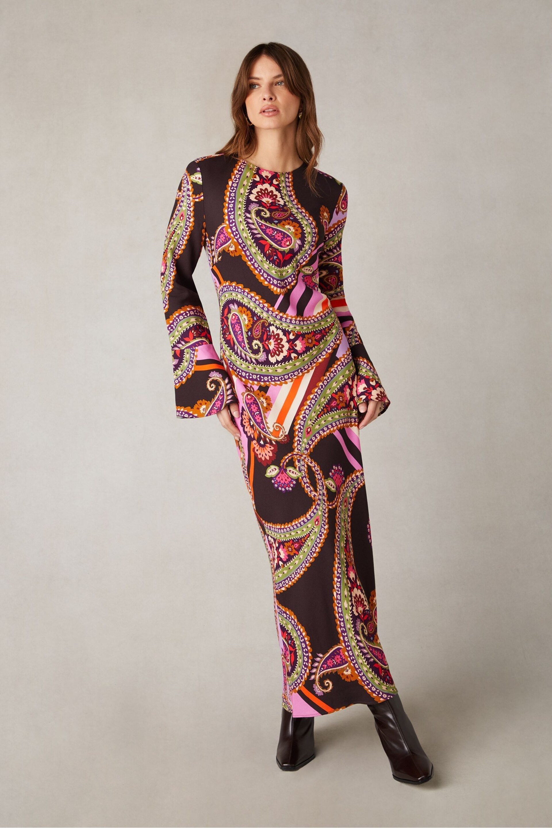 Ro&Zo Multi Paisley Print Flute Sleeve Maxi Dress - Image 4 of 10