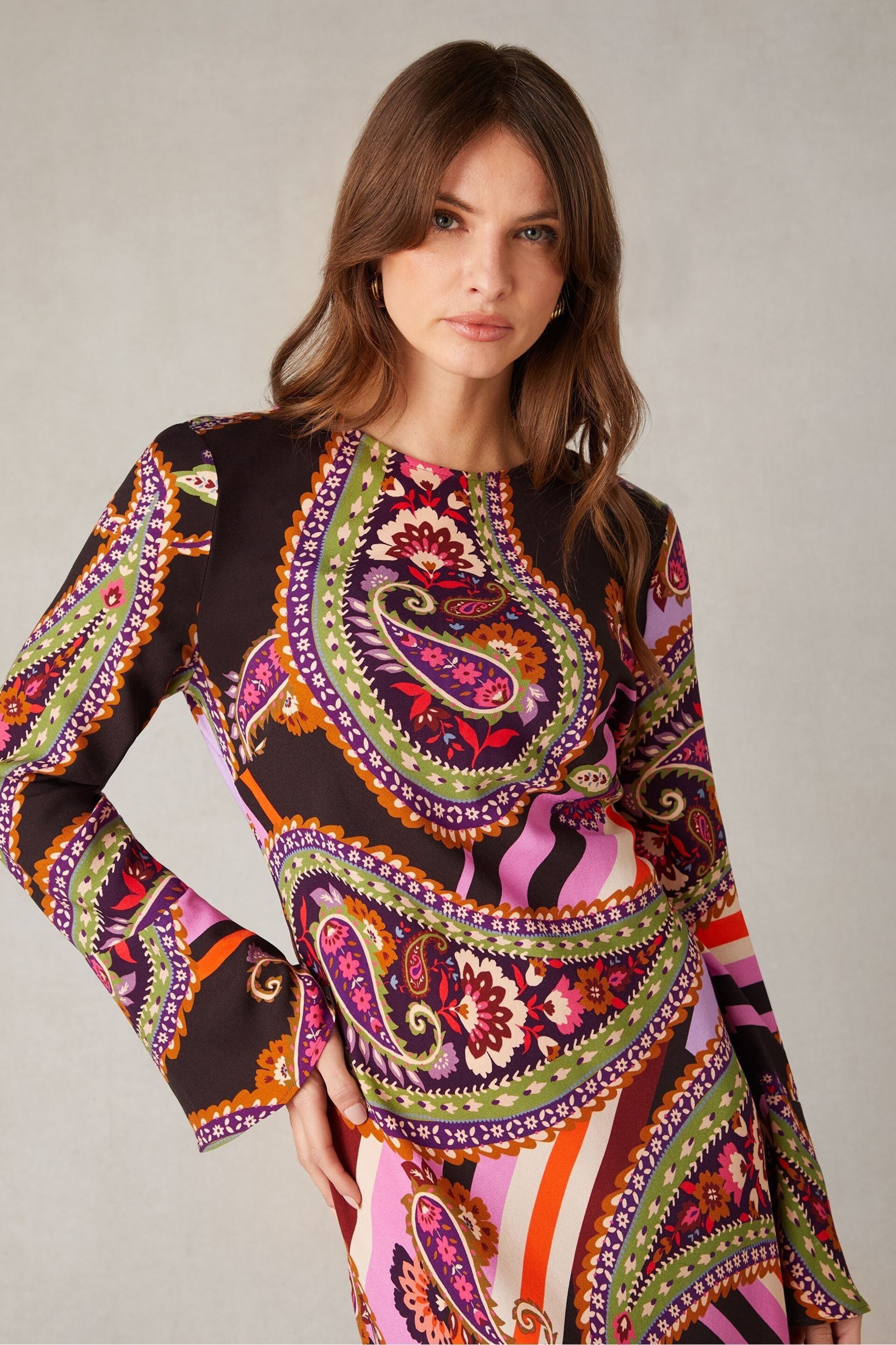 Ro&Zo Multi Paisley Print Flute Sleeve Maxi Dress - Image 6 of 10