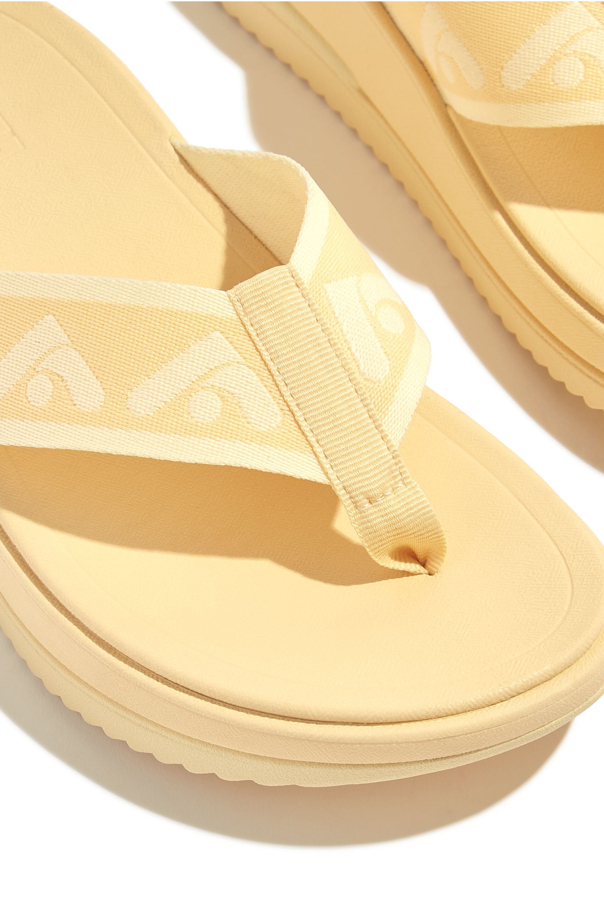 FitFlop Yellow Surff Webbing Toe-Post Sandals - Image 3 of 4