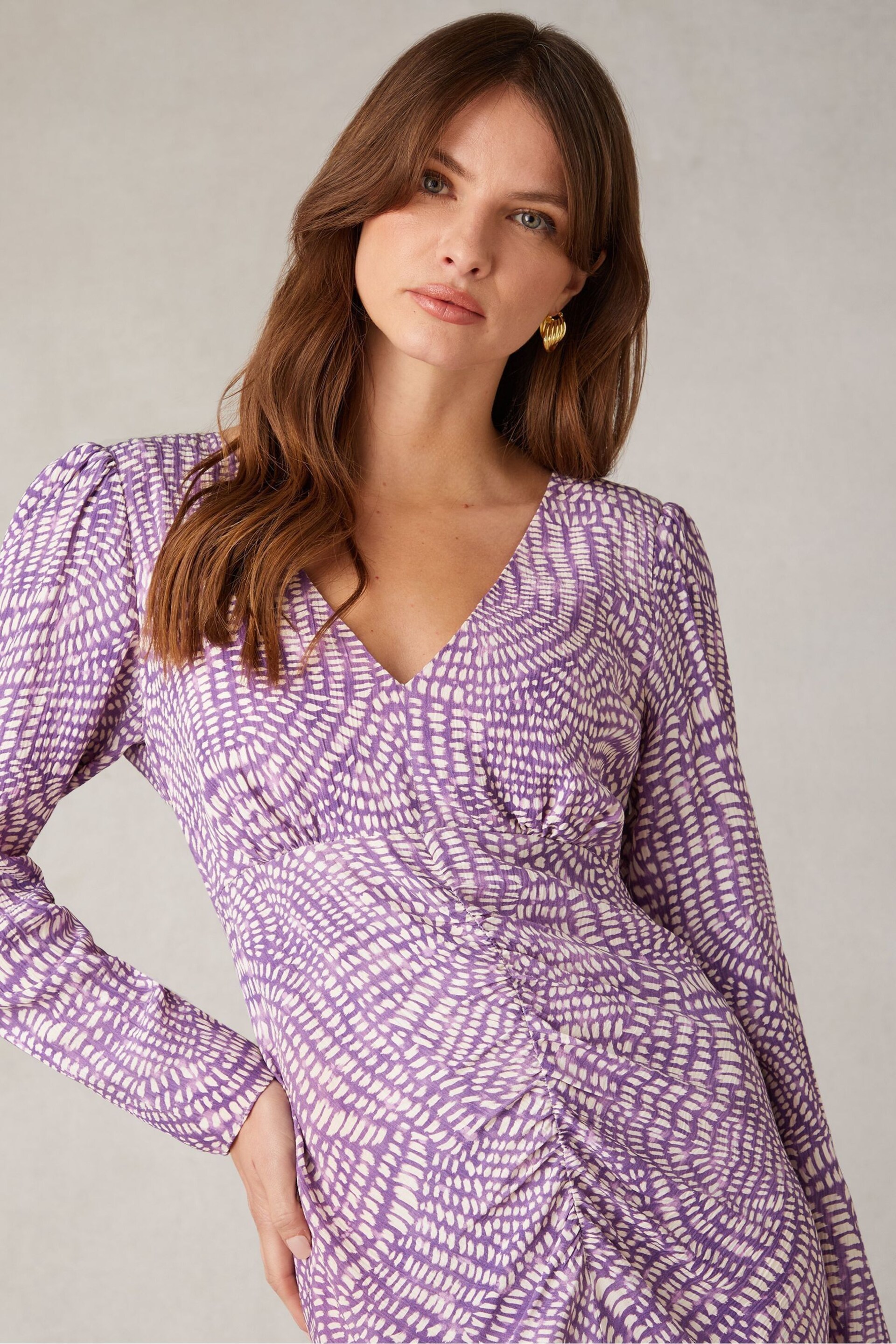 Ro&Zo Purple Geo Print Ruched Front Midi Dress - Image 3 of 7