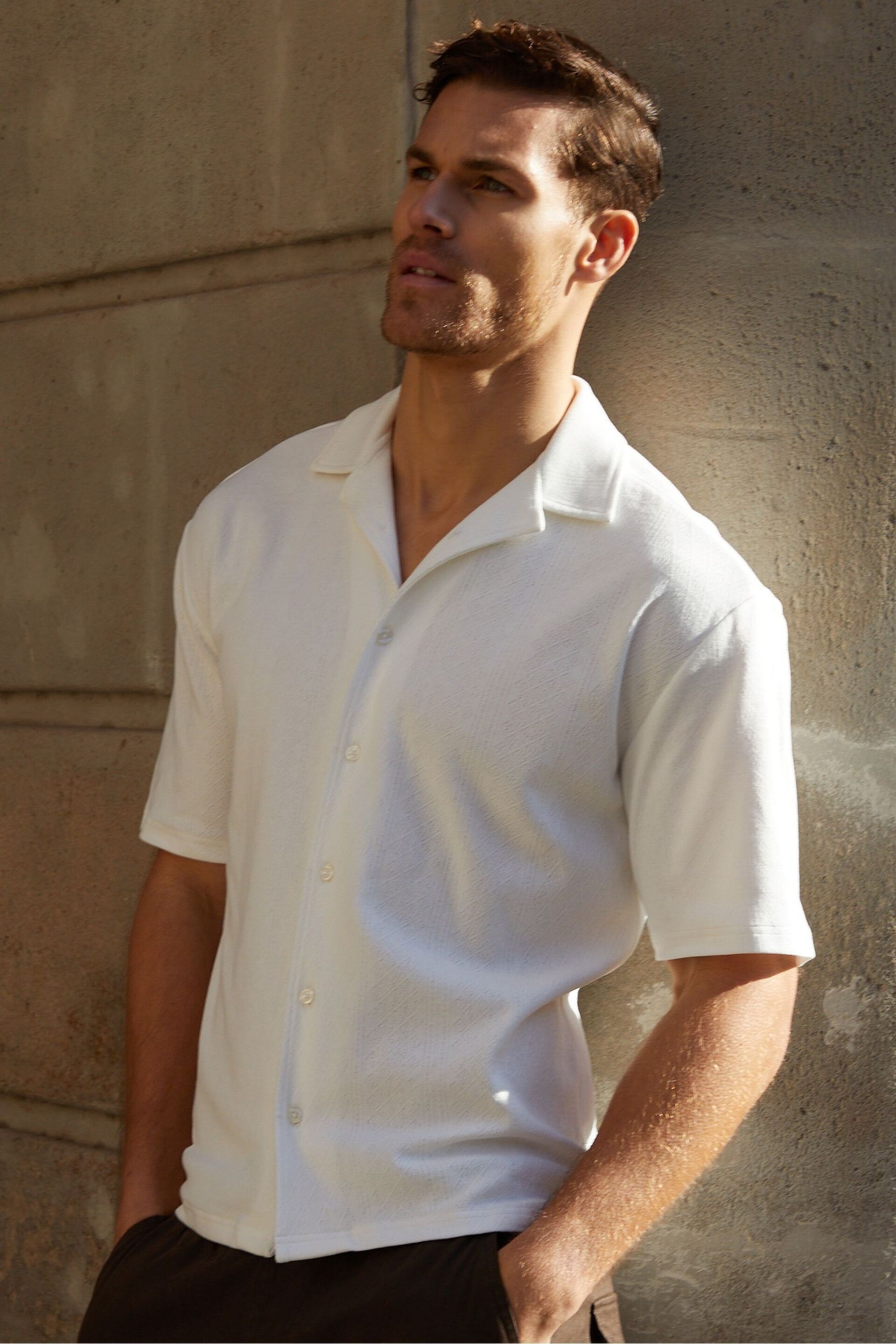 Threadbare Ecru Textured Short Sleeve Cotton Shirt With Stretch - Image 2 of 4