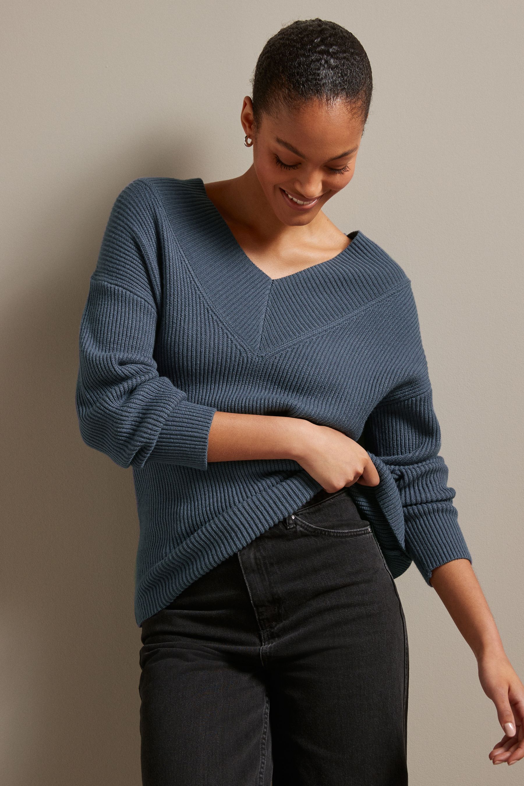 V neck knitted jumper store