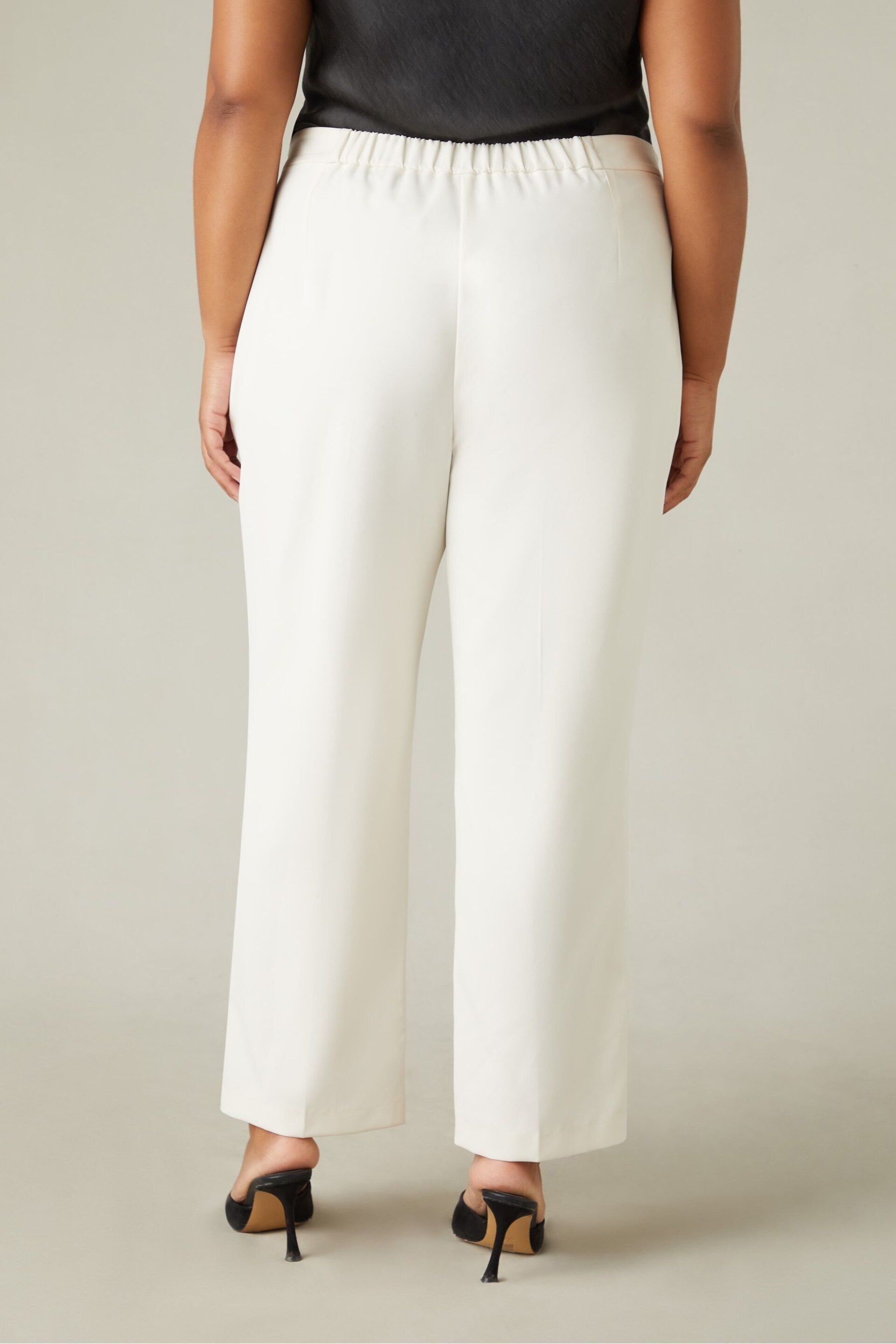 Live Unlimited Curve Ivory Cropped White Jeggings - Image 4 of 6