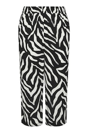 Yours Curve Black Green Leaf Print Cropped Trousers - Image 6 of 6