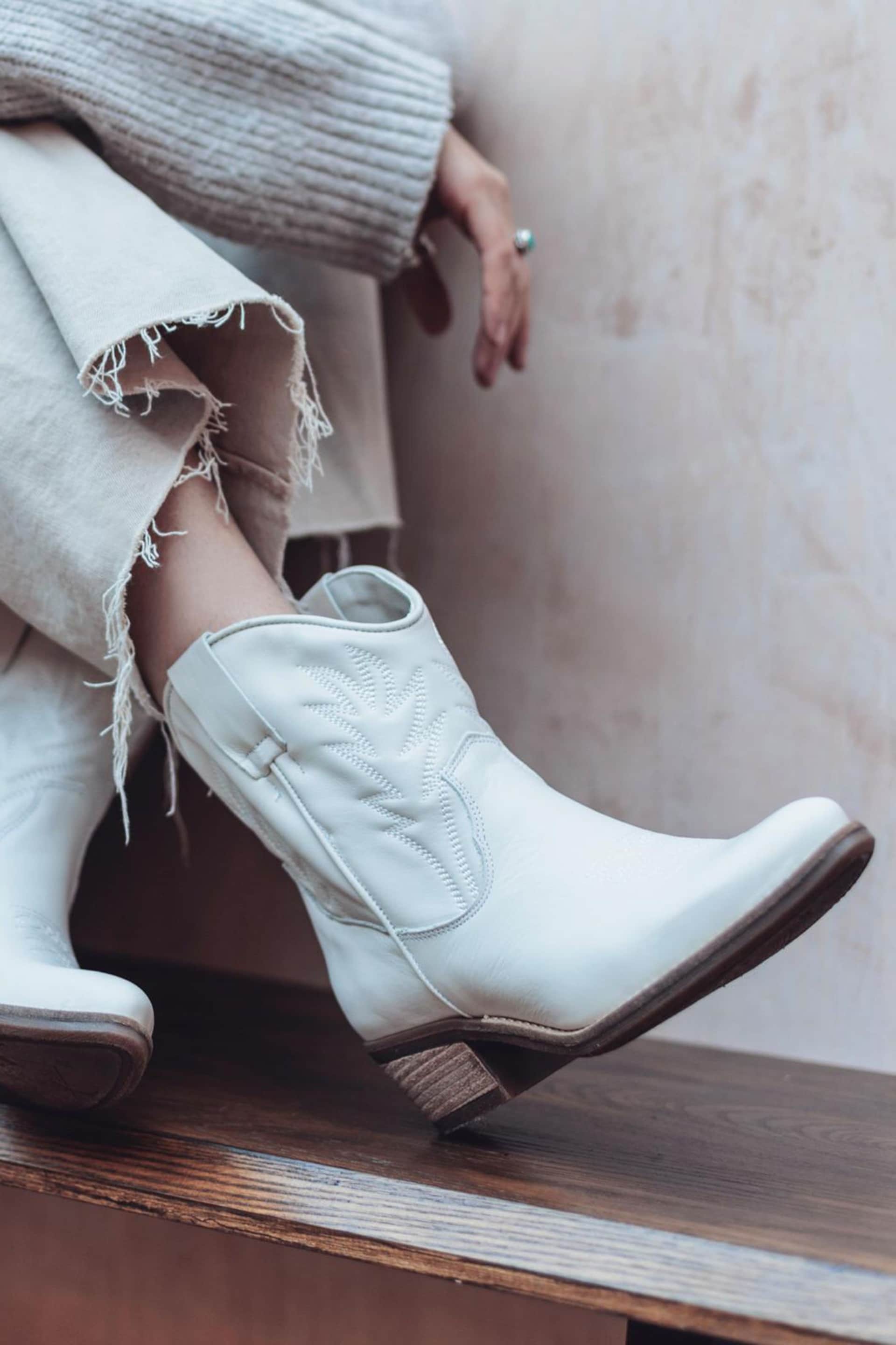 Moda in Pelle Bettsie Ankle Western White Boots - Image 1 of 5