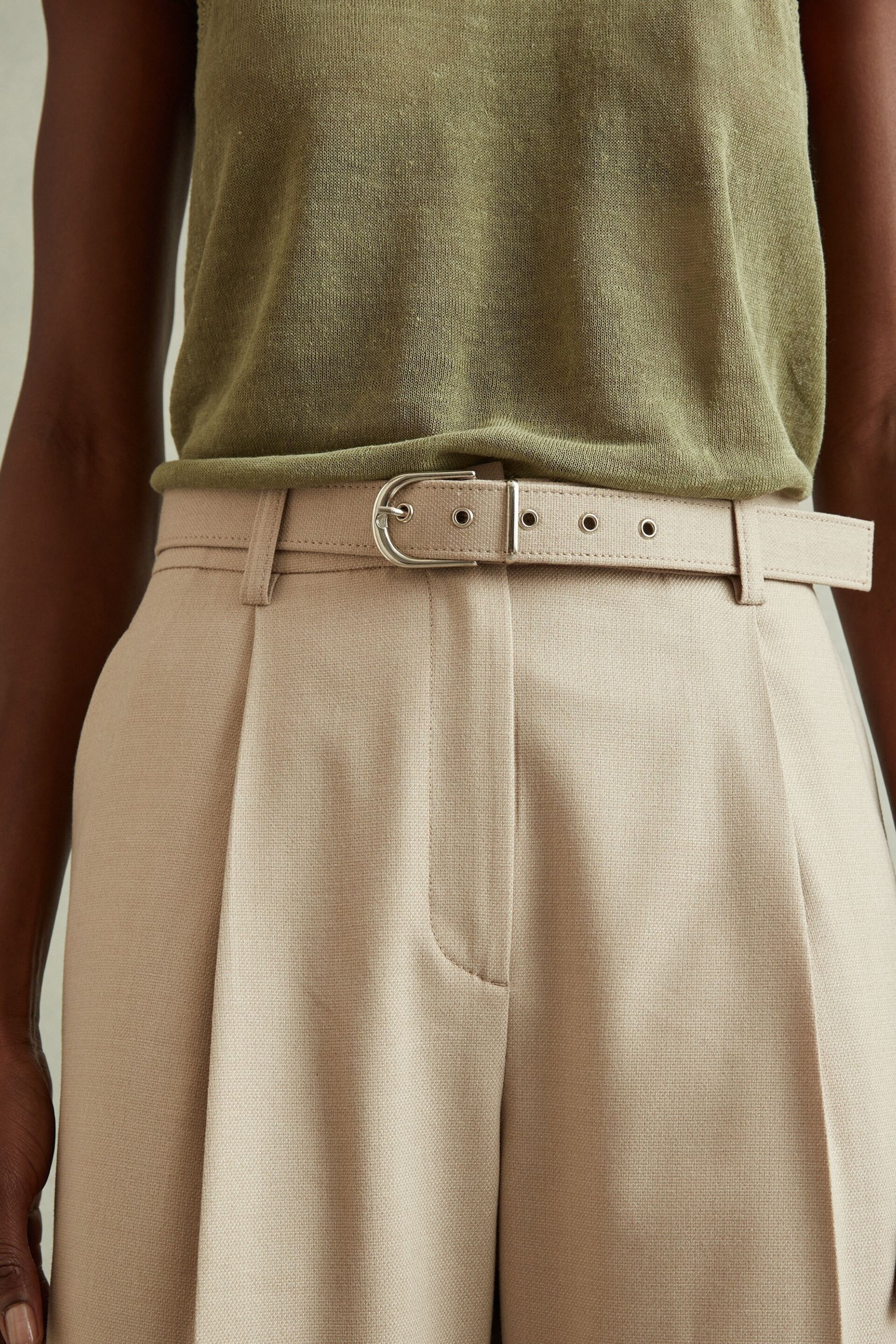 Reiss Neutral Freja Petite Tapered Belted Trousers - Image 4 of 7