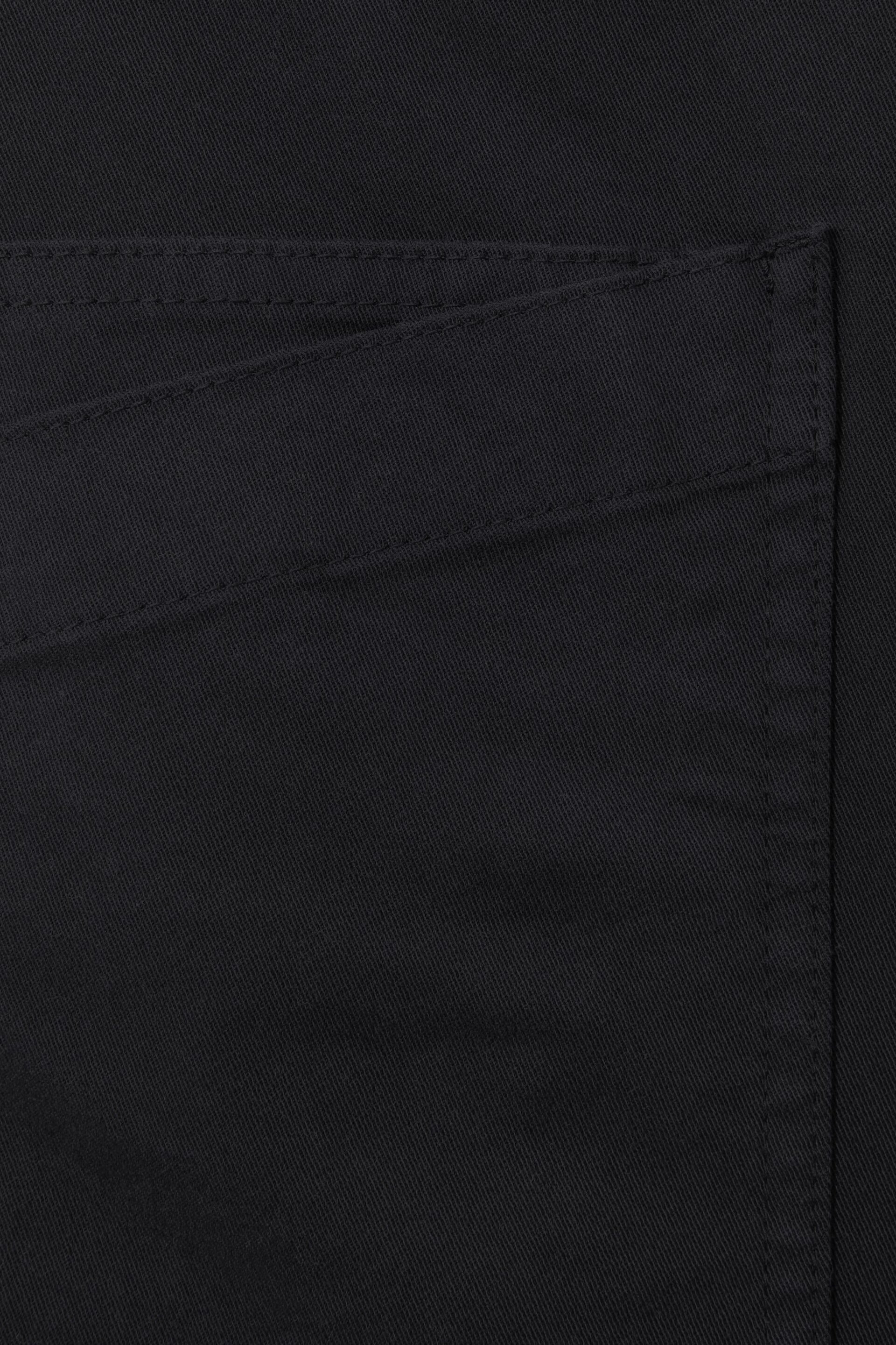 Reiss Navy Nova Cotton Blend Shorts with Turned-Up Hems - Image 5 of 5