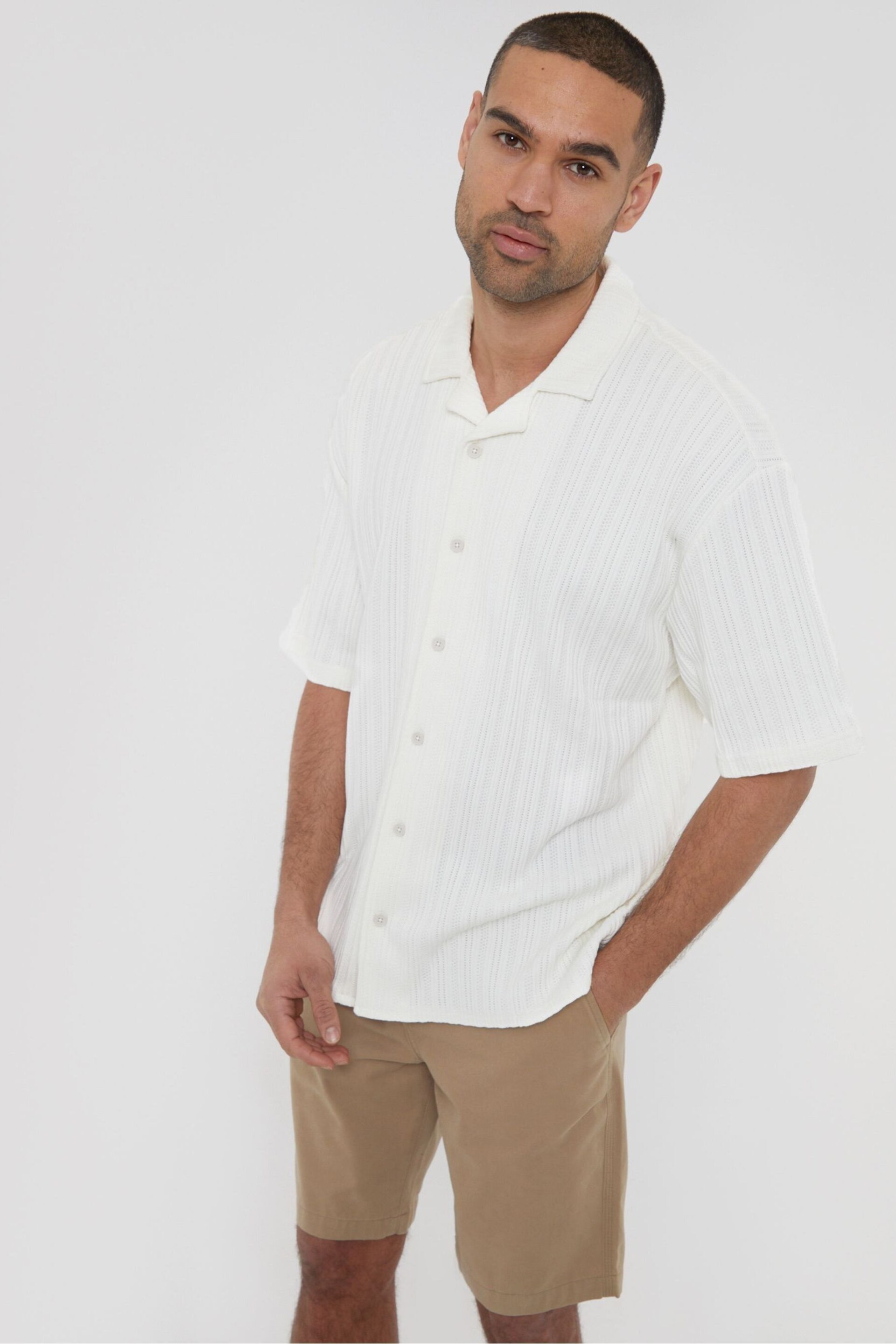 Threadbare White Cotton Blend Zig Zag Revere Collar Short Sleeve Shirt - Image 2 of 5