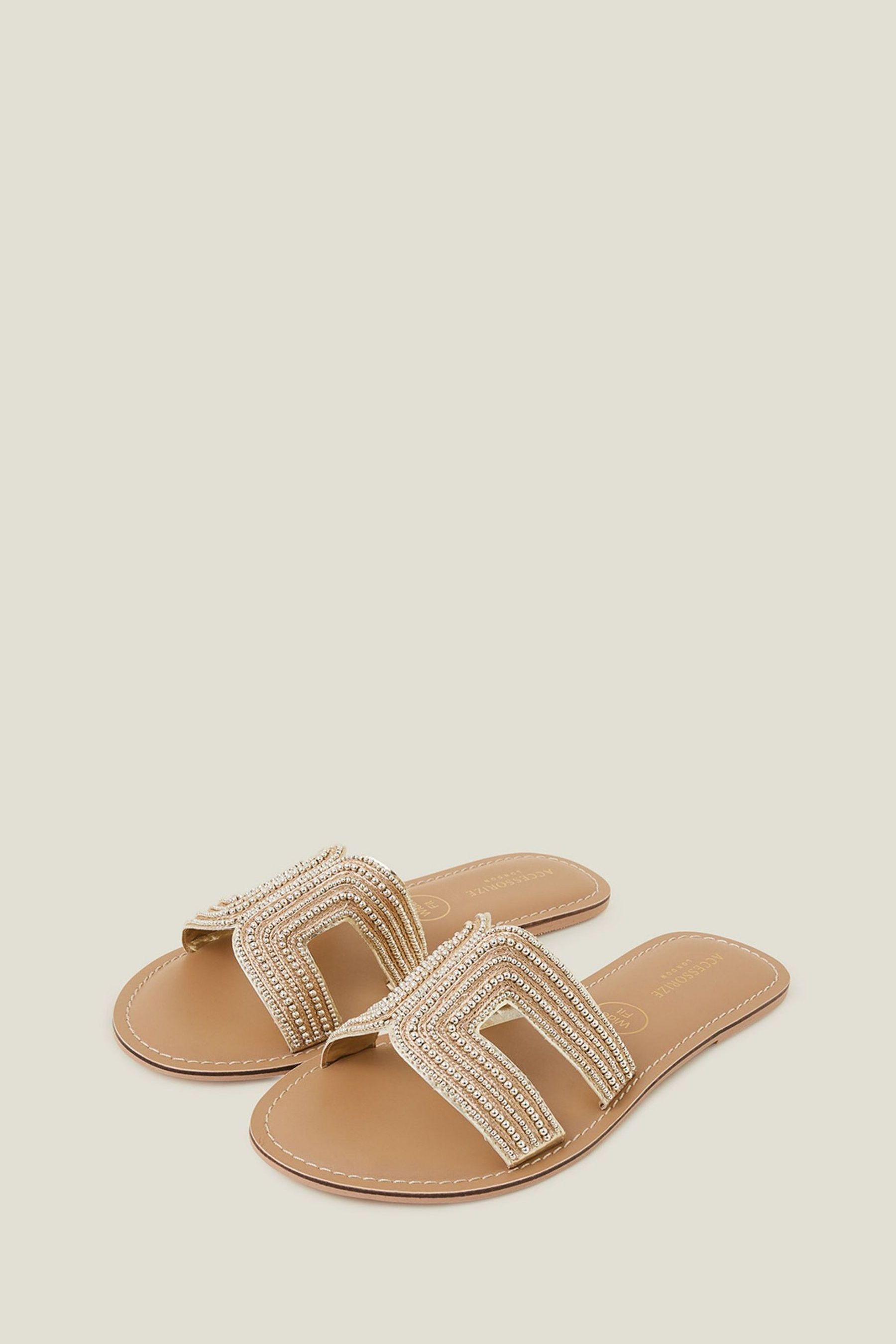 Wide fit flip flops discount