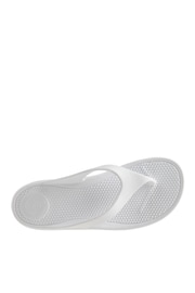 Totes White Ladies Solbounce Toe Post Flip Flops Sandals - Image 4 of 5