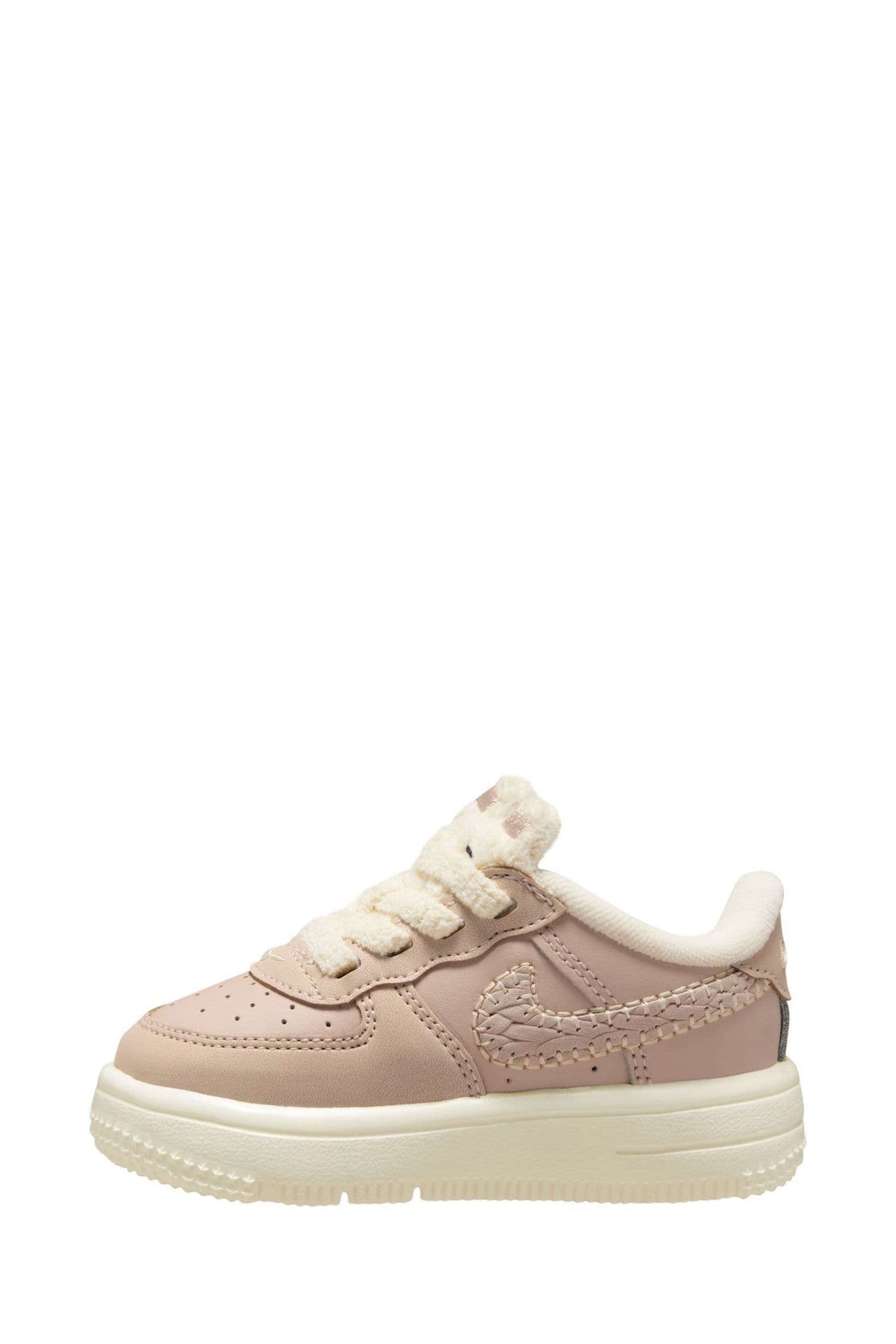Infant air force 1 low clearance