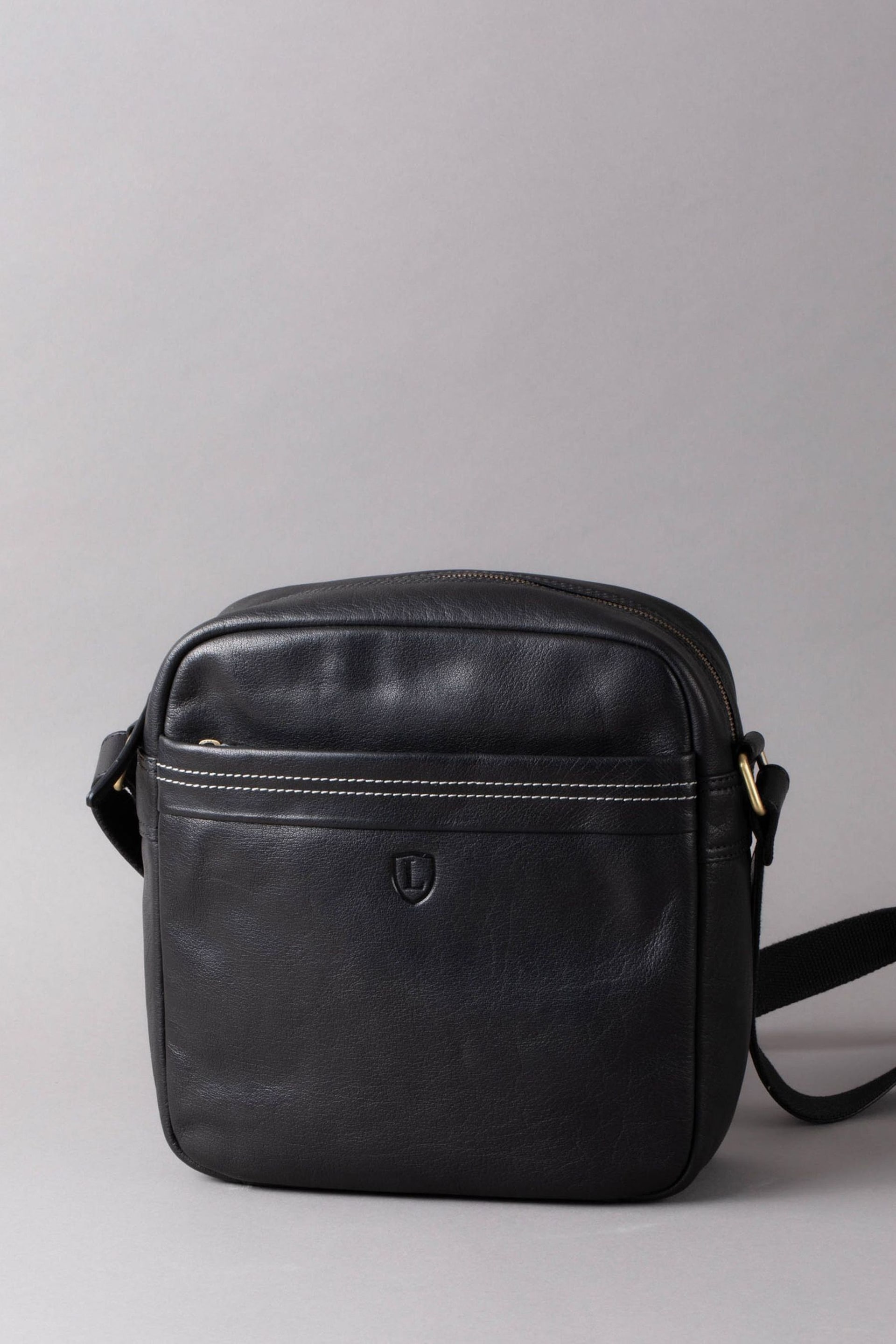 Lakeland Leather Black Small Keswick Leather Messenger Bag - Image 3 of 7