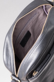 Lakeland Leather Small Keswick Leather Messenger Bag - Image 6 of 7