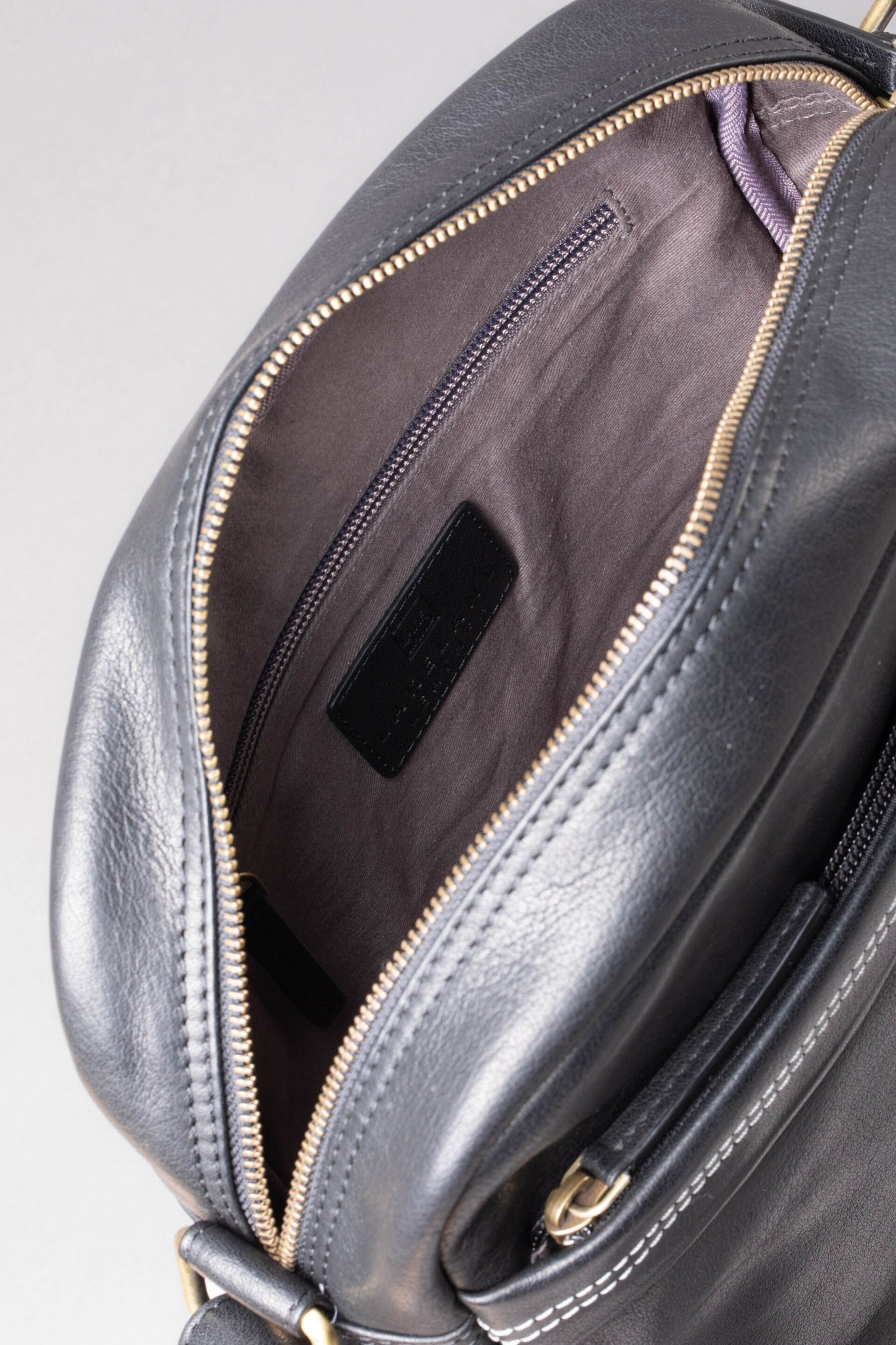 Lakeland Leather Black Small Keswick Leather Messenger Bag - Image 6 of 7