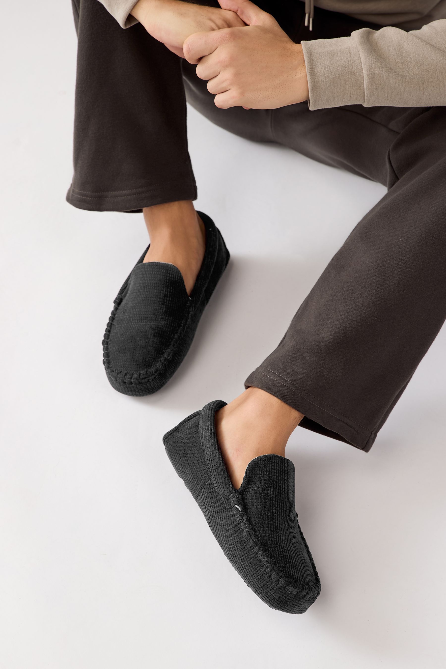 Womens black moccasin slippers cheap