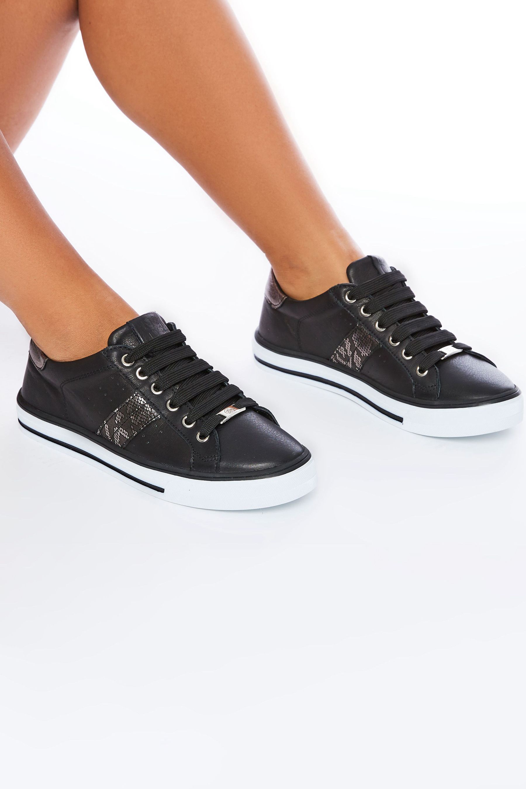 Moda in pelle black trainers hotsell