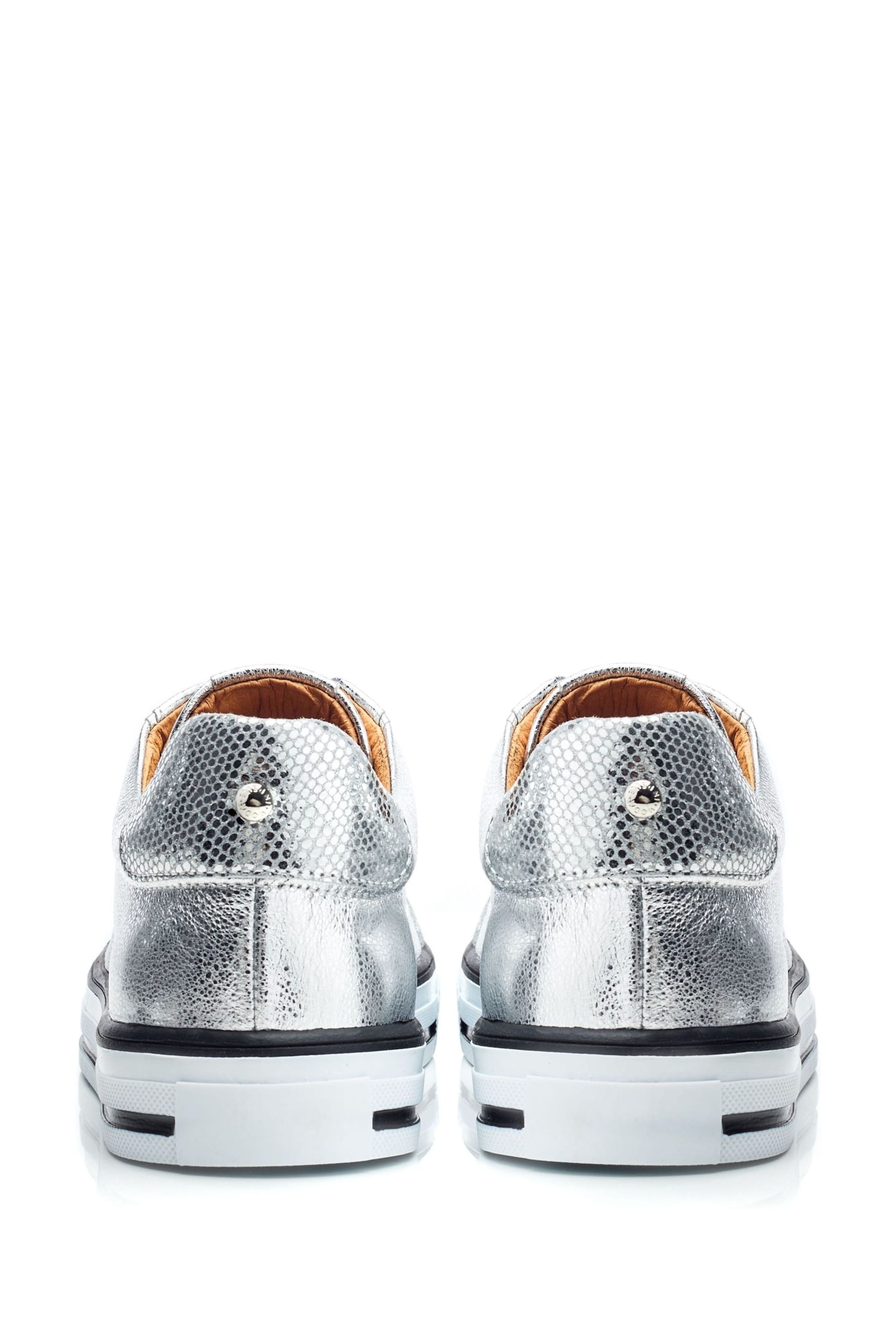 Moda in Pelle Silver Benni Elastic Slip On Trainers With Foxing Sole - Image 3 of 4