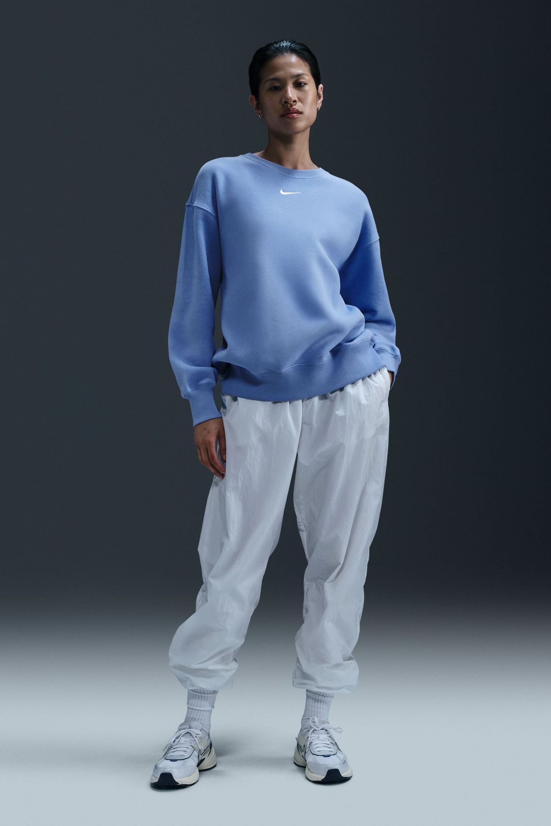 Nike crew neck swoosh sales