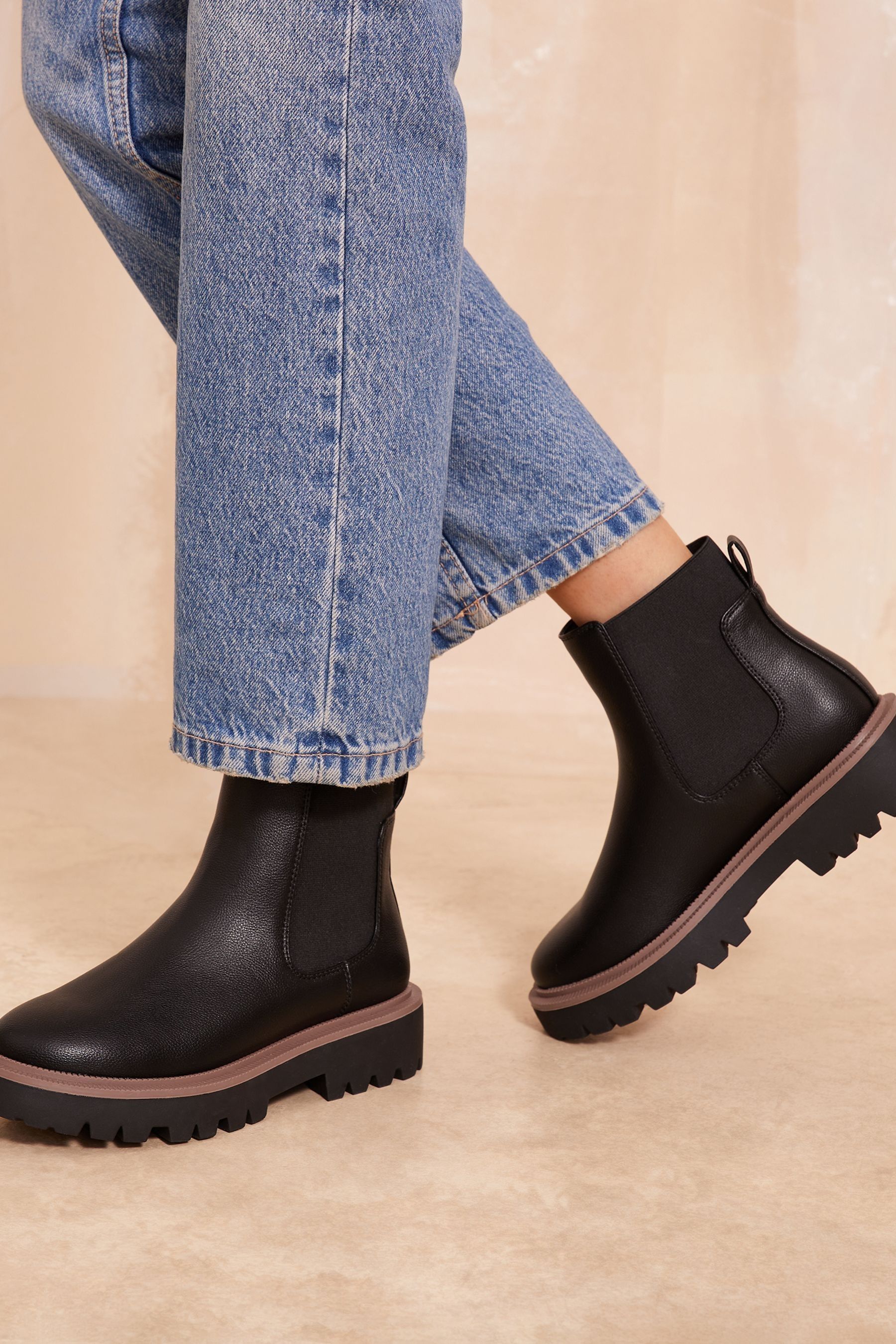Flat chelsea boot discount