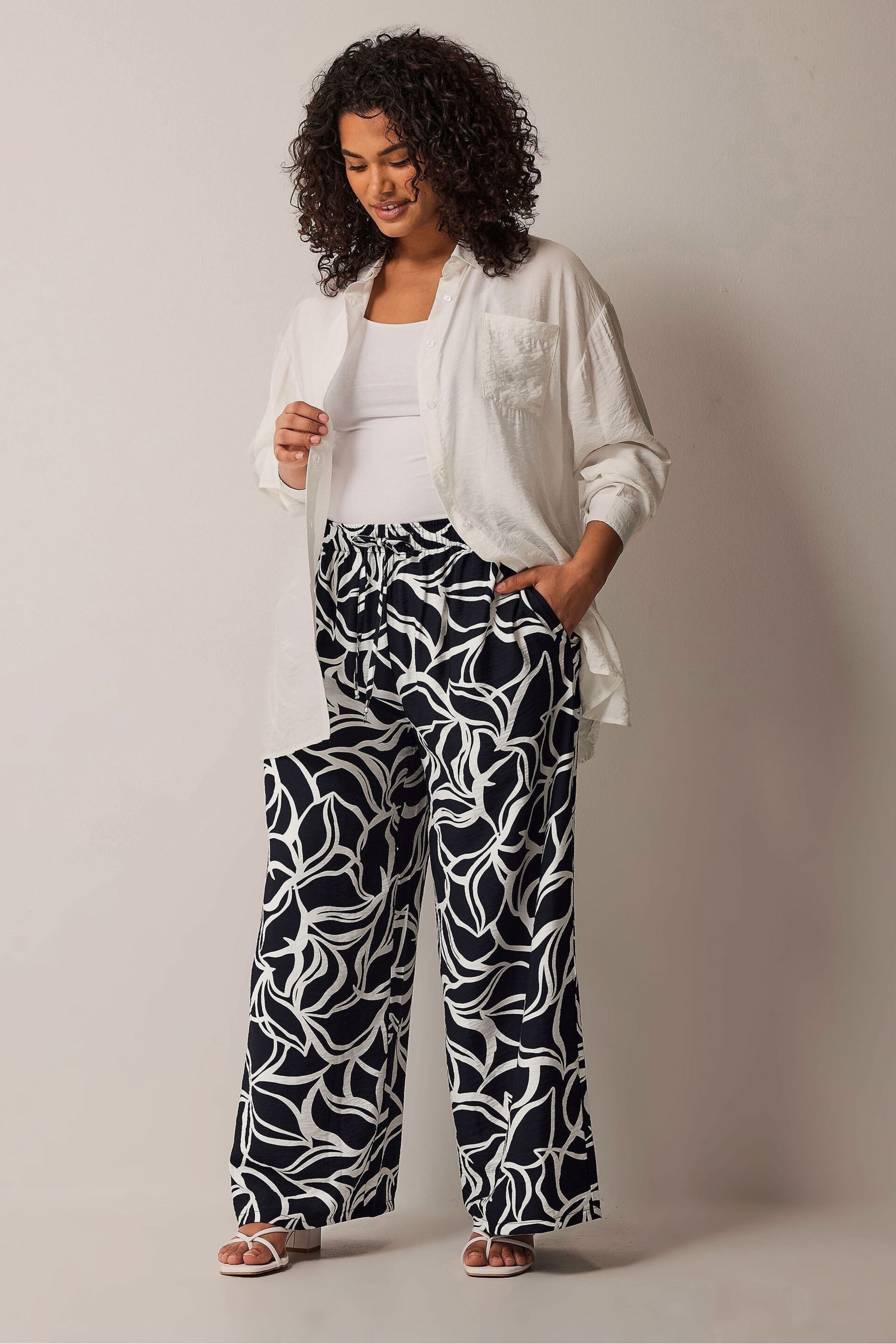 Evans Wide Leg Air Flow White Ground	Trousers - Image 4 of 6
