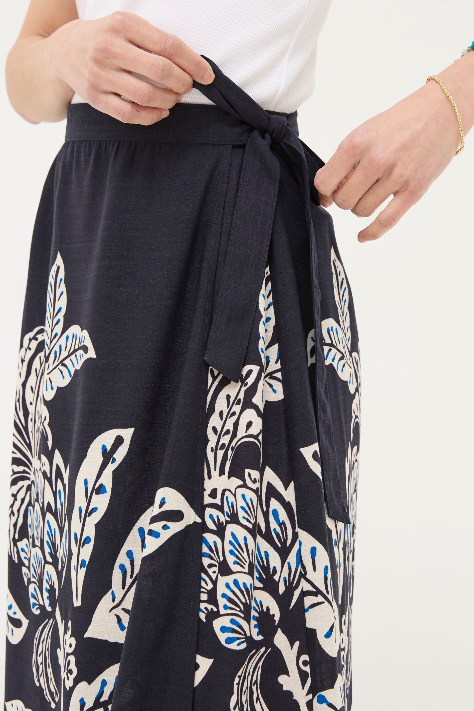 FatFace Blue Blakely Damask Placement Midi Skirt - Image 4 of 5