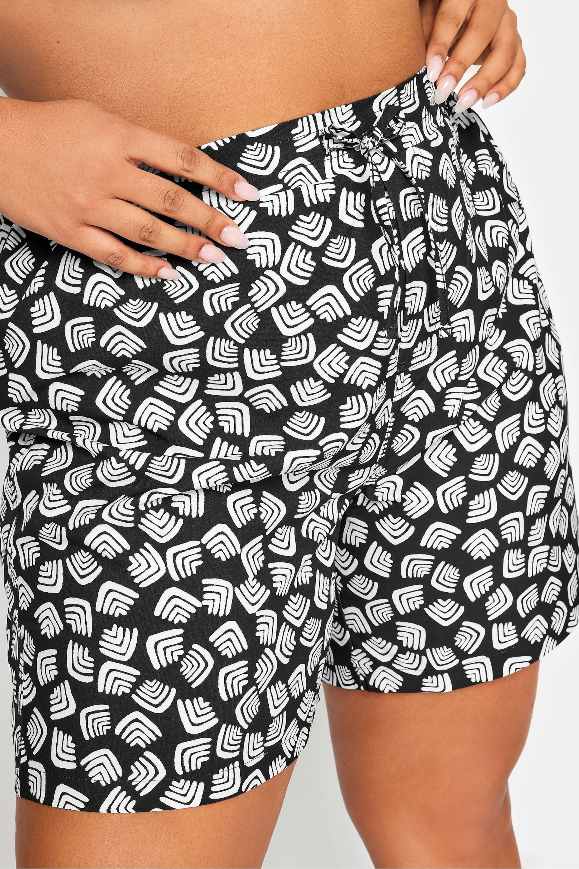 Yours Curve Black Abstract Print Swim Shorts - Image 4 of 5