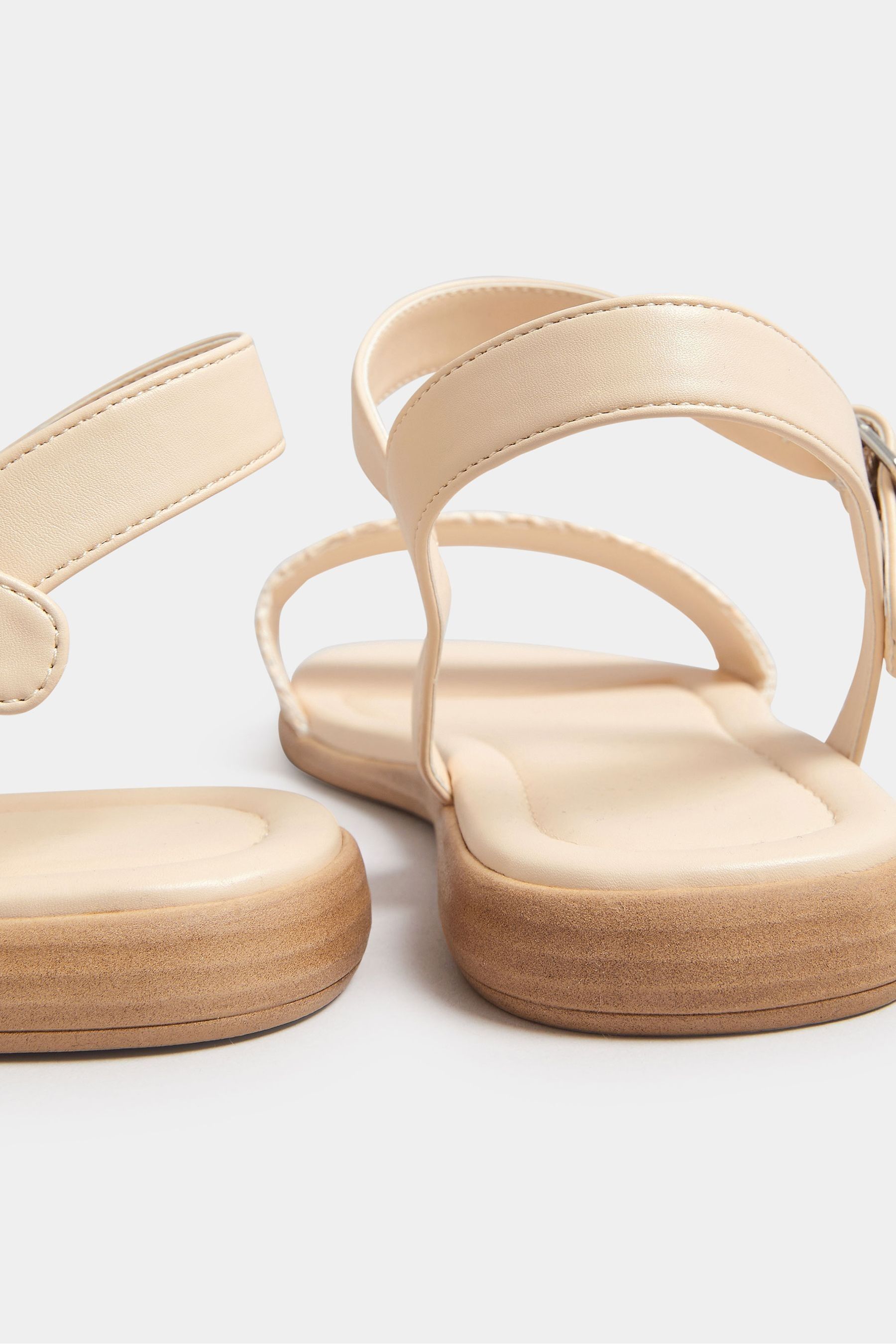 Eee flip flops sales