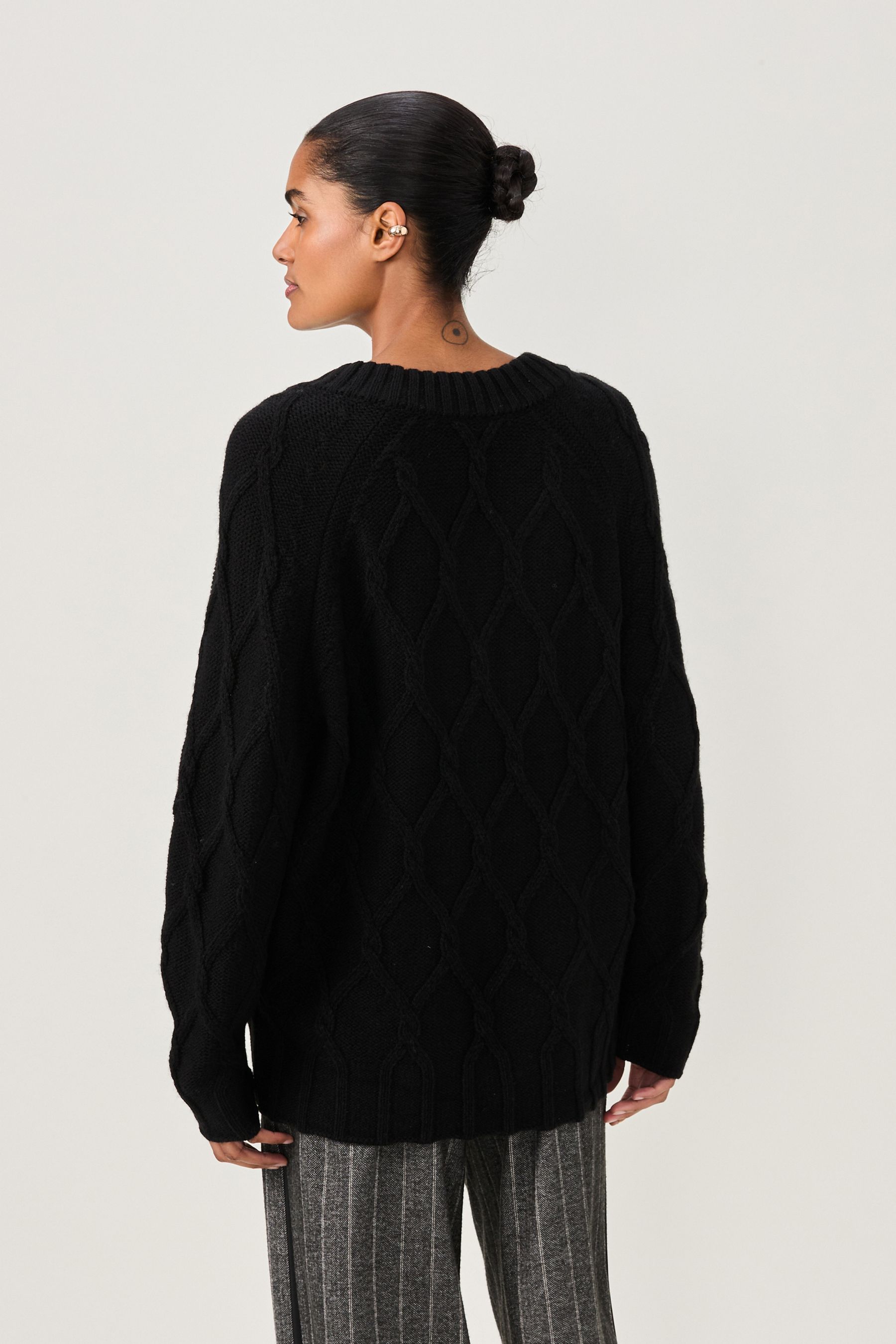 Black cable jumper hotsell