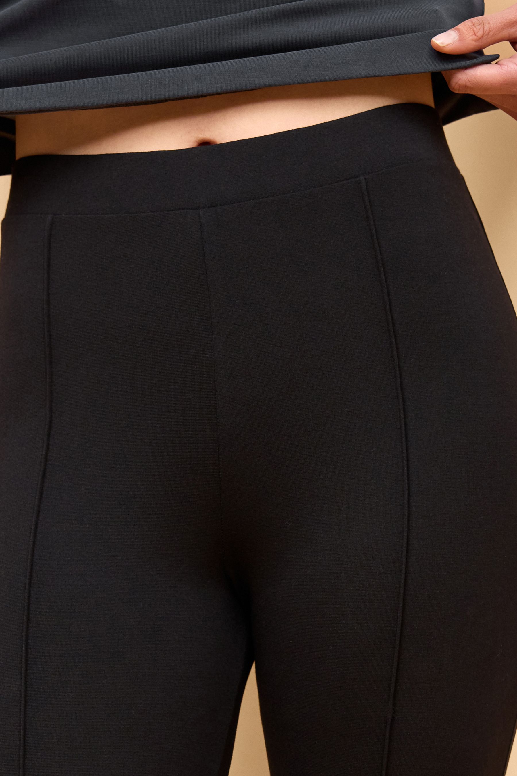 Three quarter yoga pants on sale