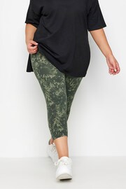 Yours Curve Green 2 PACK Black & White Ditsy Floral Print Cropped Leggings - Image 2 of 4