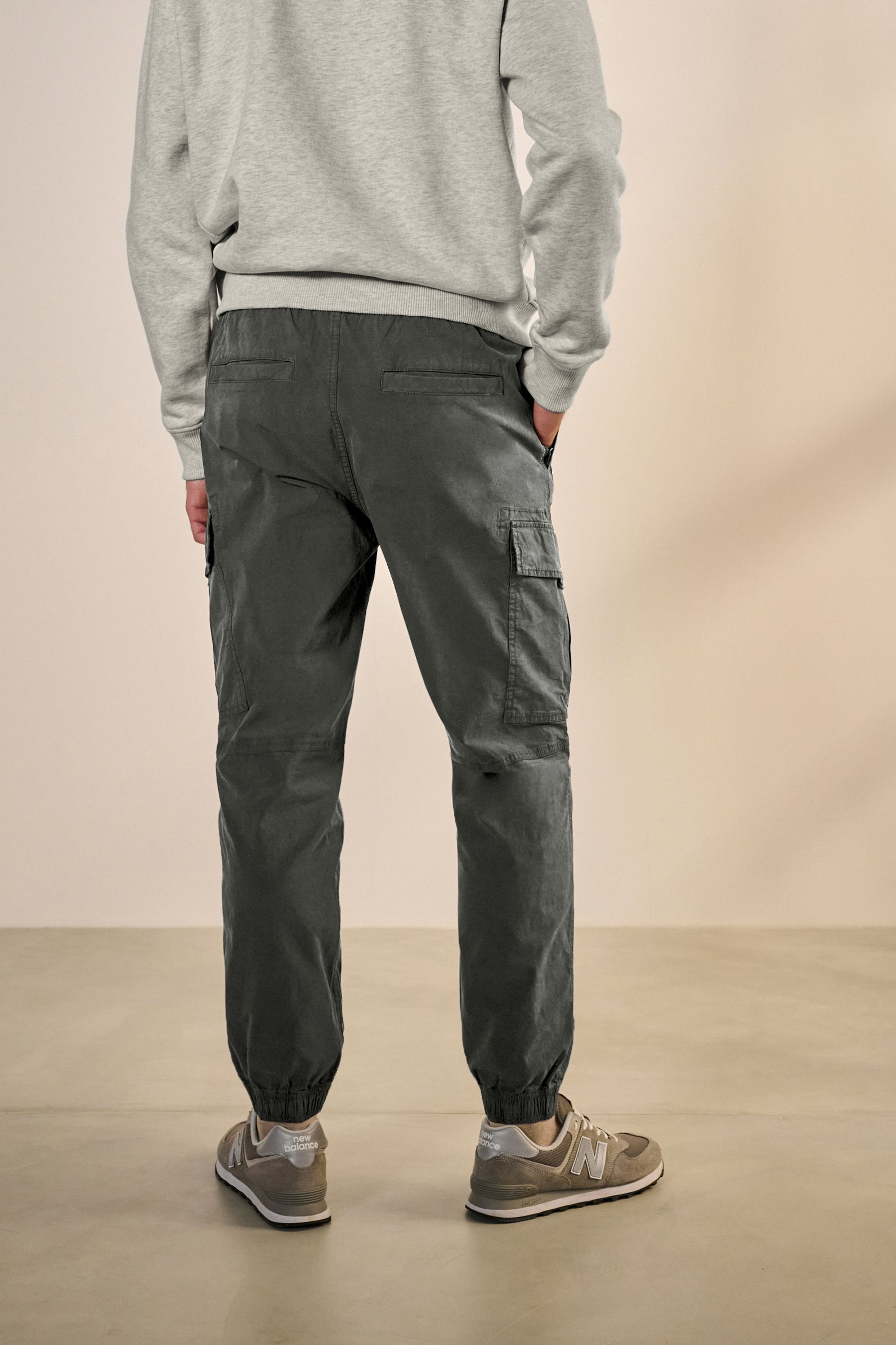 Black tapered cargo trousers 2025