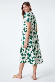 Roman Green Geometric Print Tiered Midi Dress - Image 3 of 5