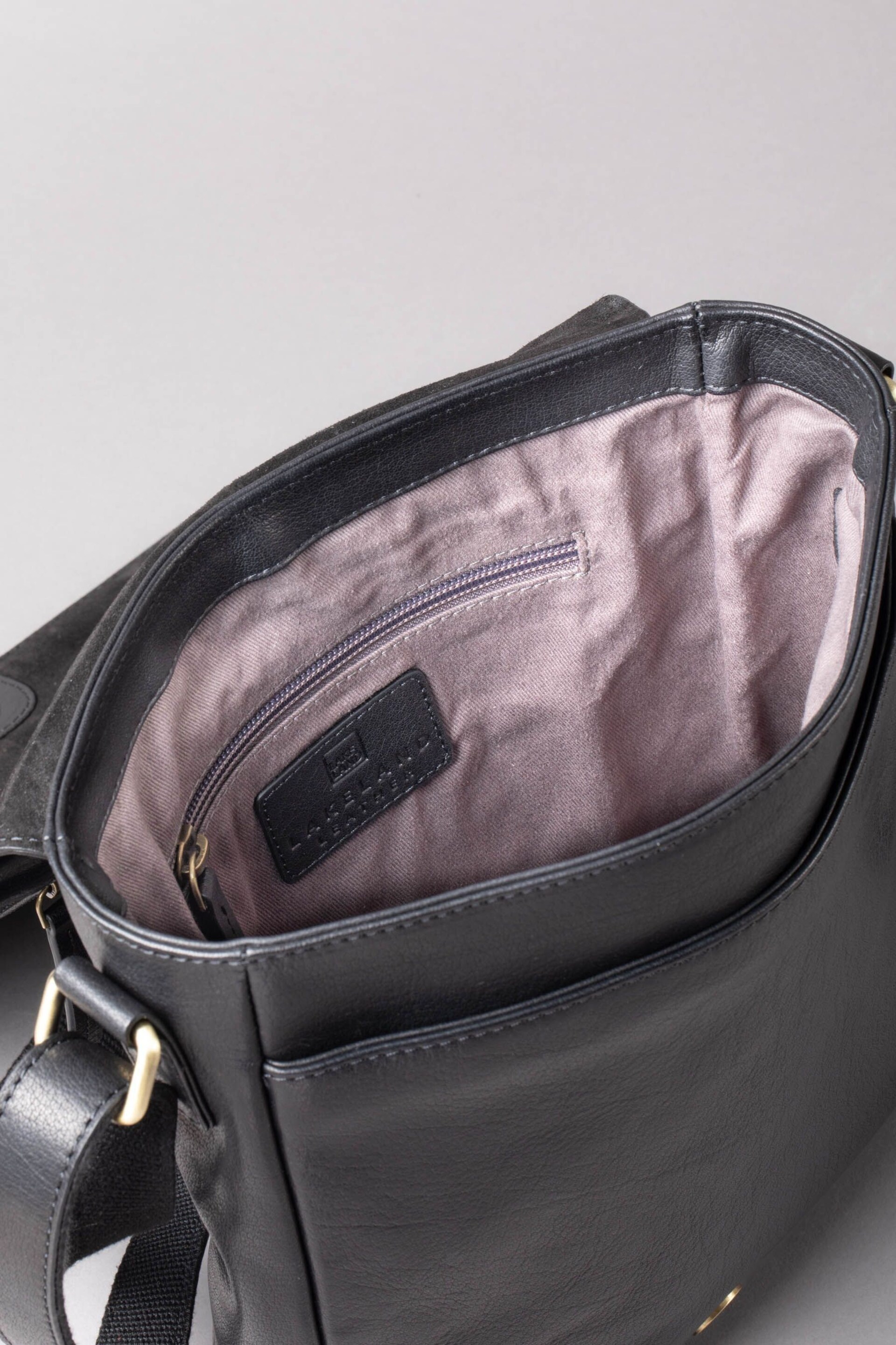 Lakeland Leather Keswick Medium Leather Messenger Bag In - Image 7 of 7
