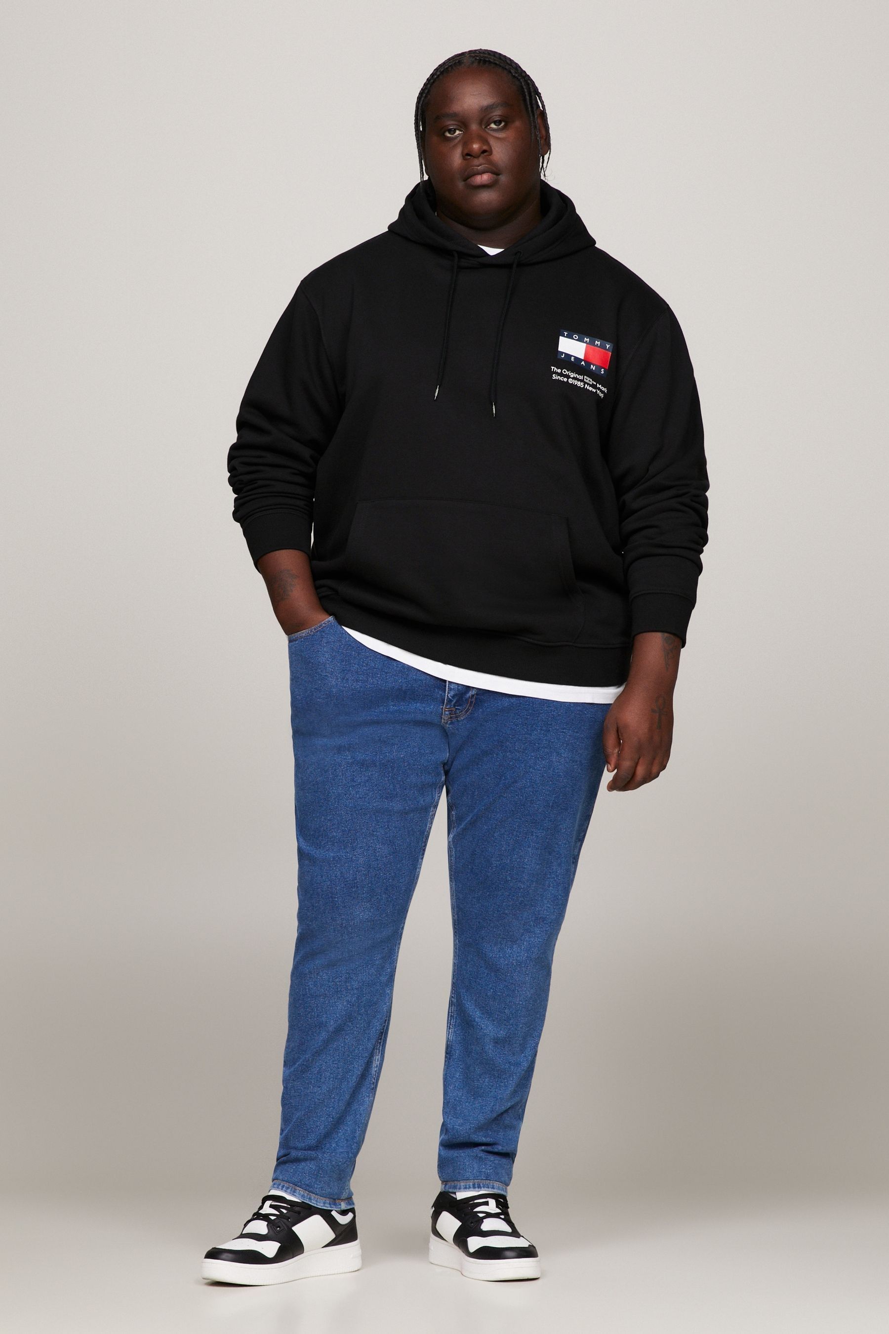 Tommy jeans classic logo sweatshirt new arrivals