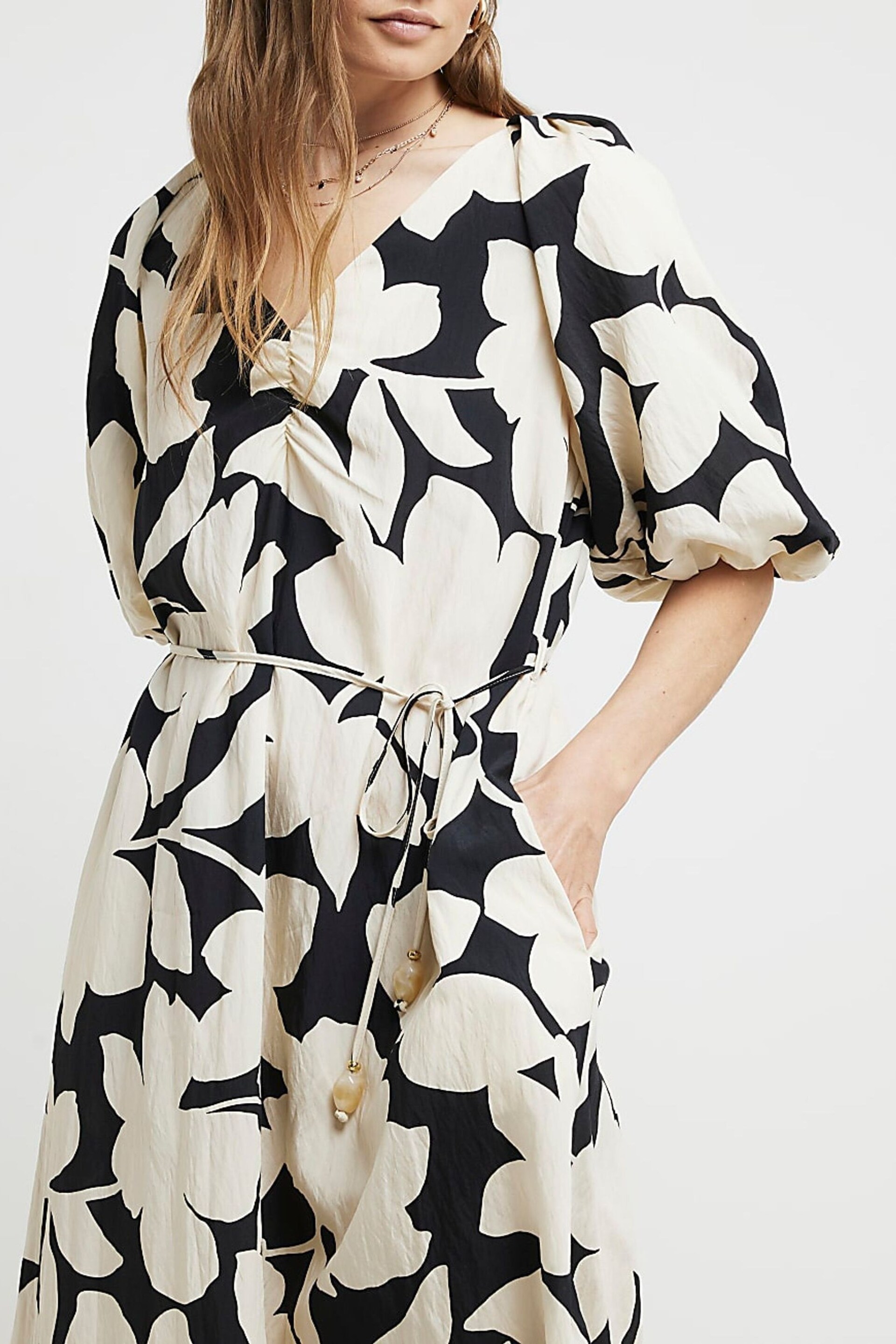 River Island Black Puff Sleeve Belted Dress - Image 4 of 7
