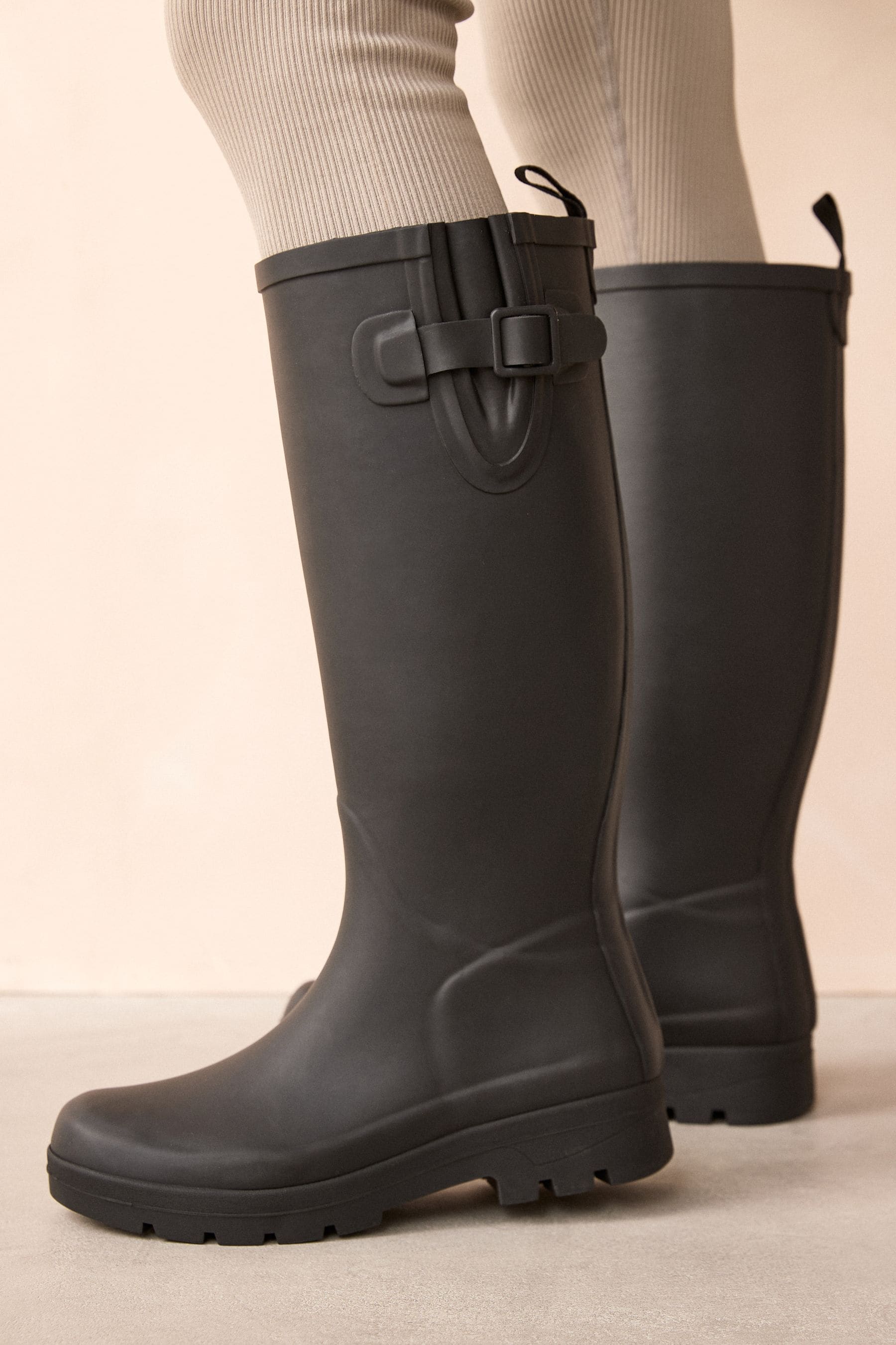 Knee high wellies shop