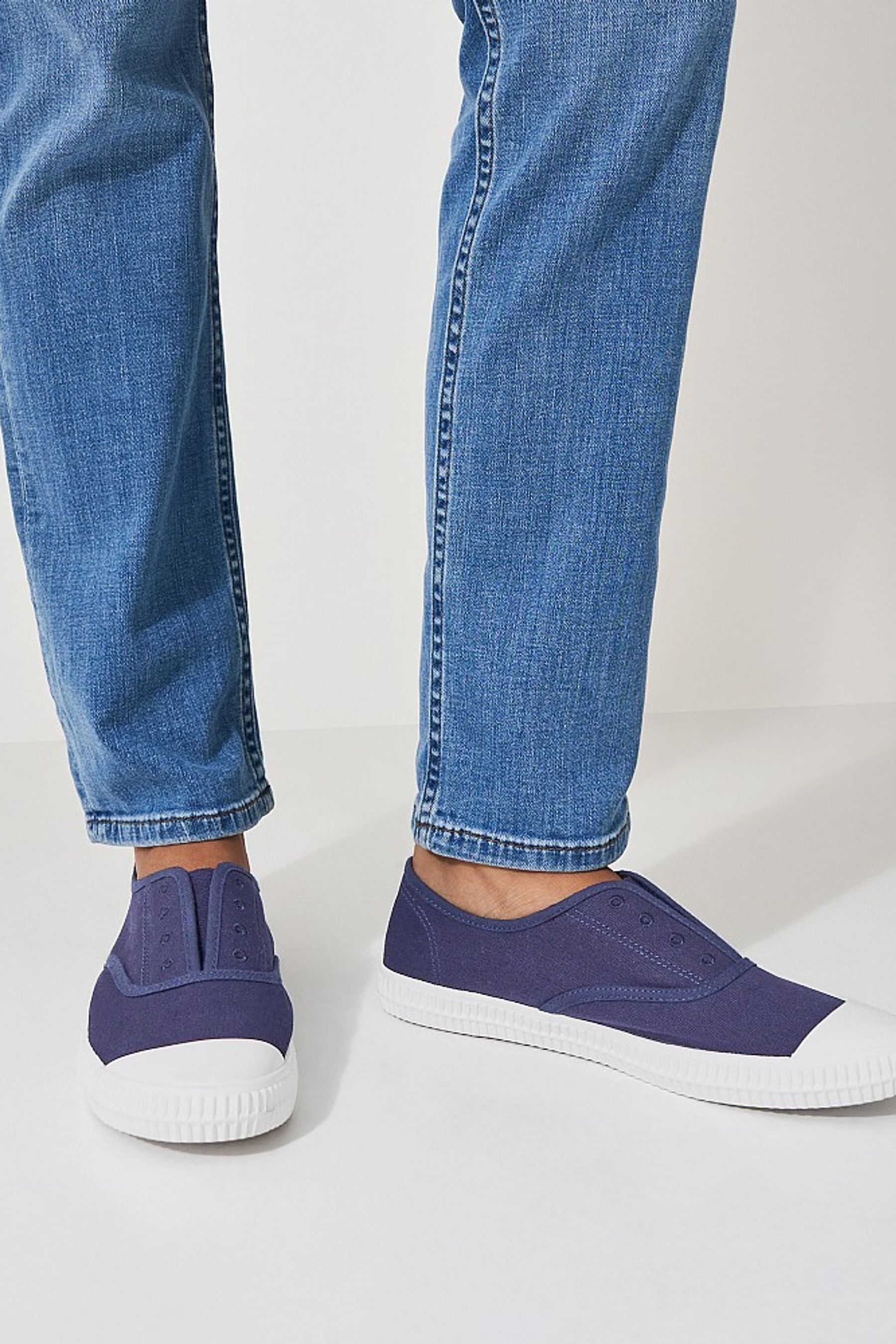 Laceless trainers sales