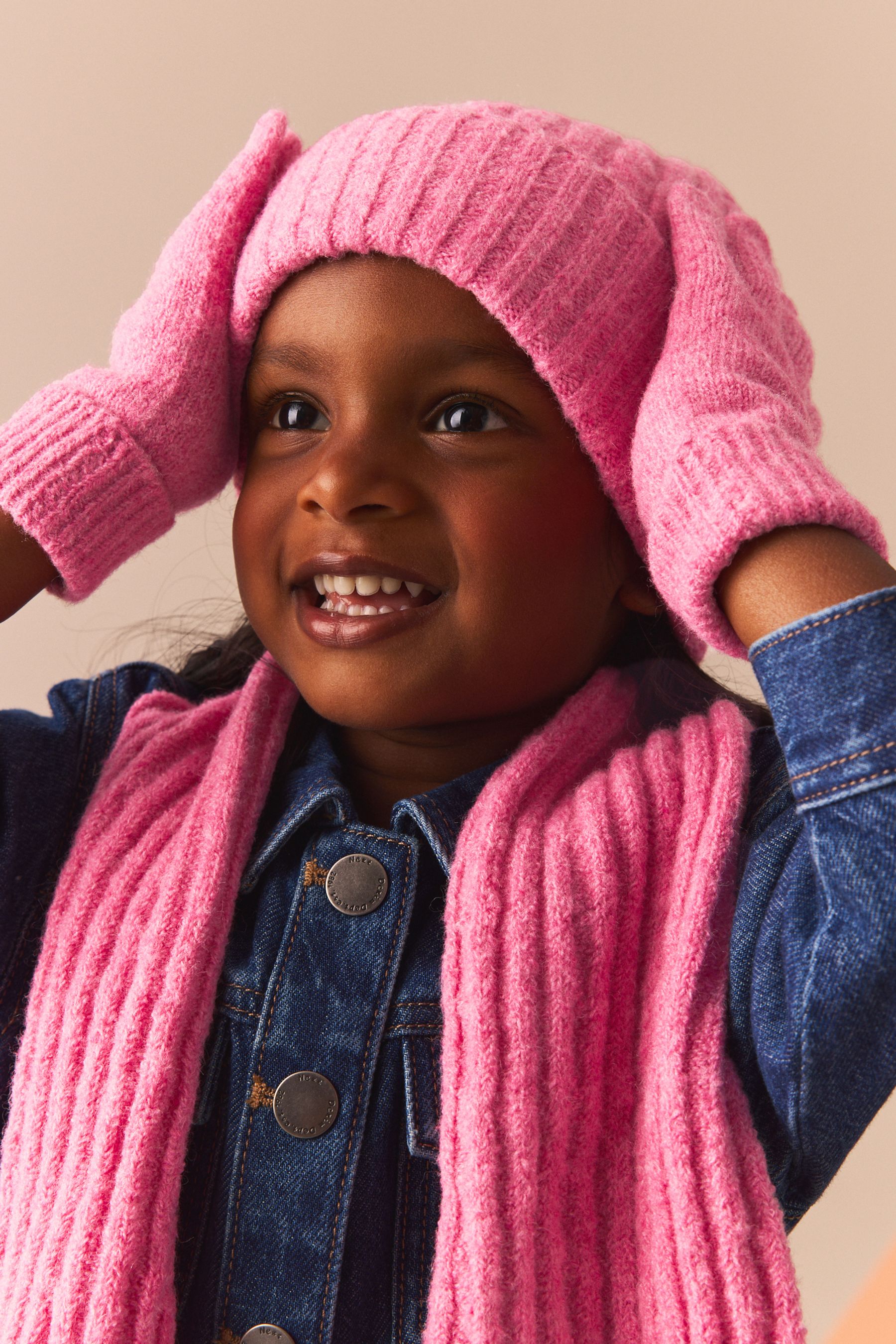 Pink hat and gloves best sale