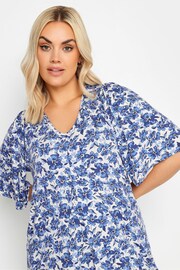 Yours Curve Blue Floral Pleated Swing Top - Image 4 of 5
