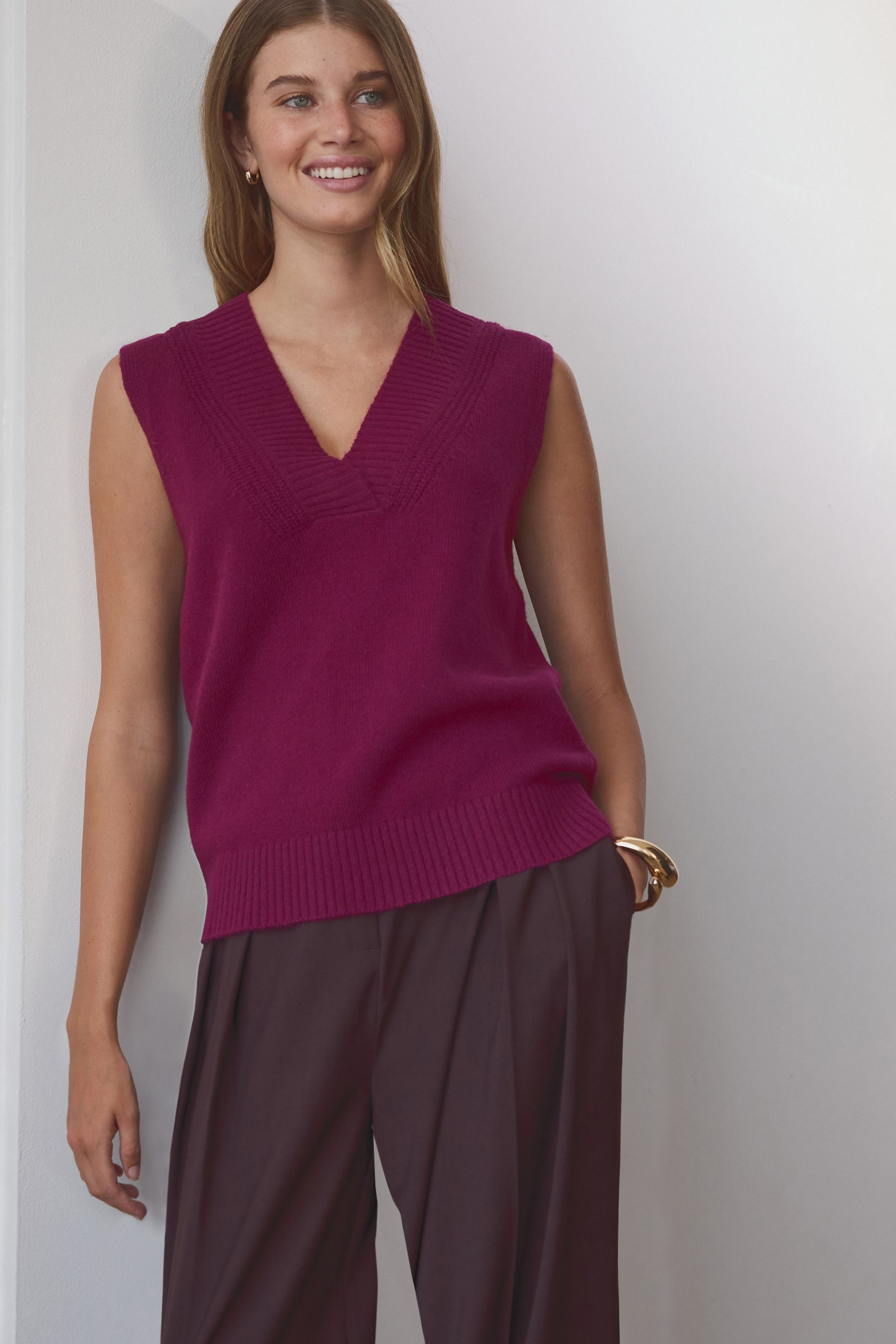 V neck sleeveless vest top