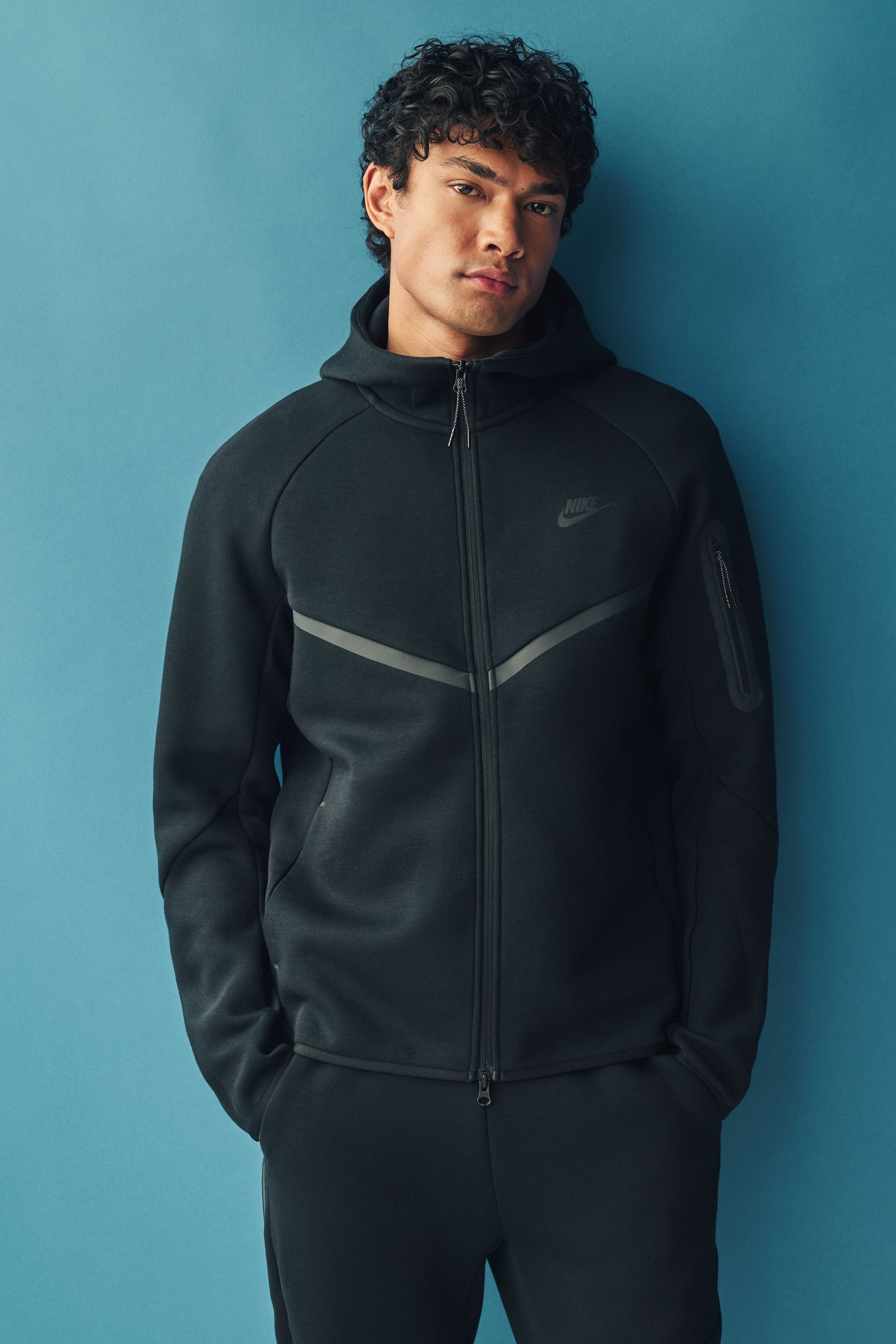 Nike tech fleece zip through hoodie in black outlet
