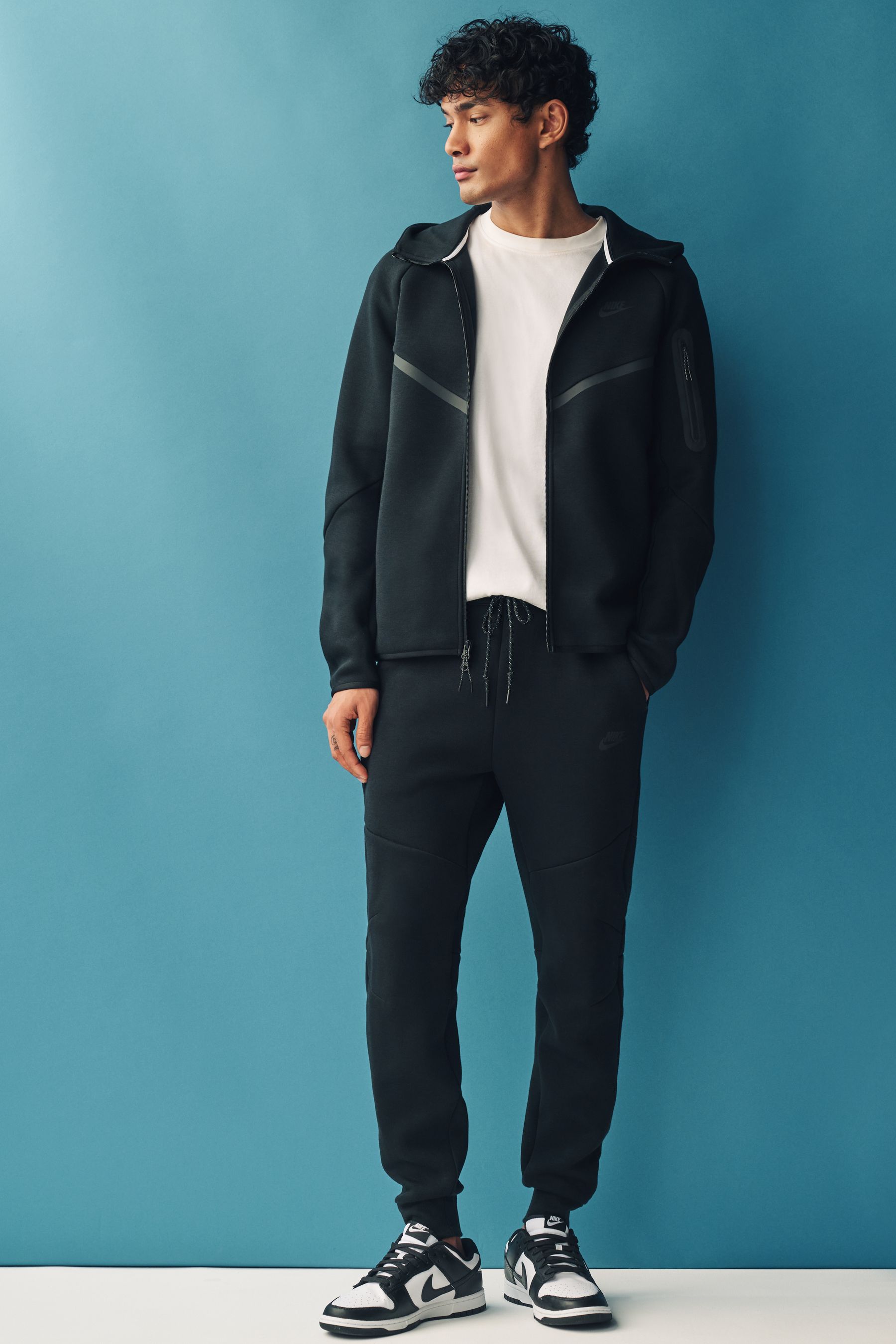 Nike black tech online