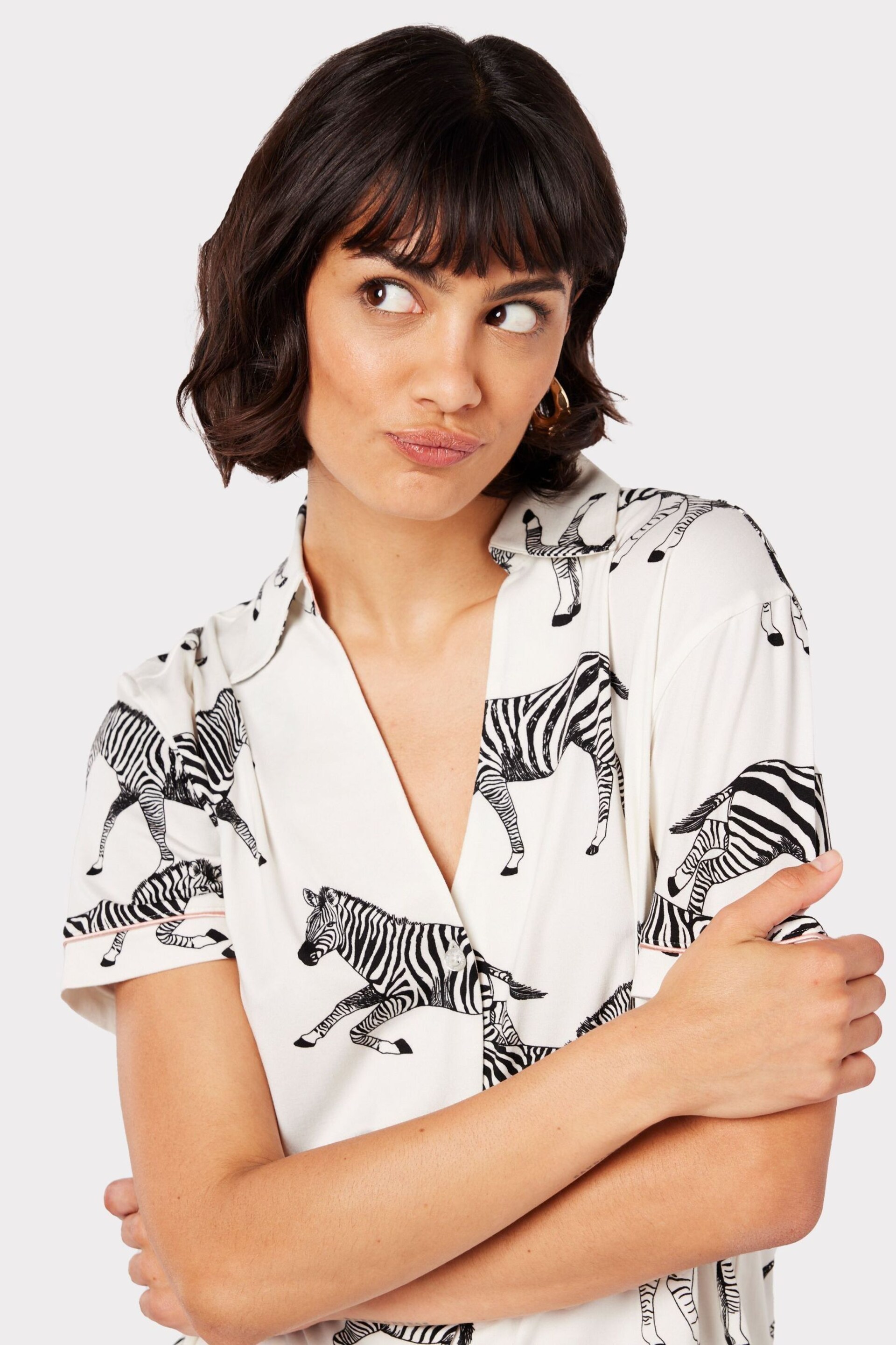 Chelsea Peers White Zebra Print V-neck Button Up Short Pyjama Set - Image 3 of 5