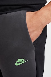 Nike Black/Green Tech Fleece Joggers - Image 9 of 10