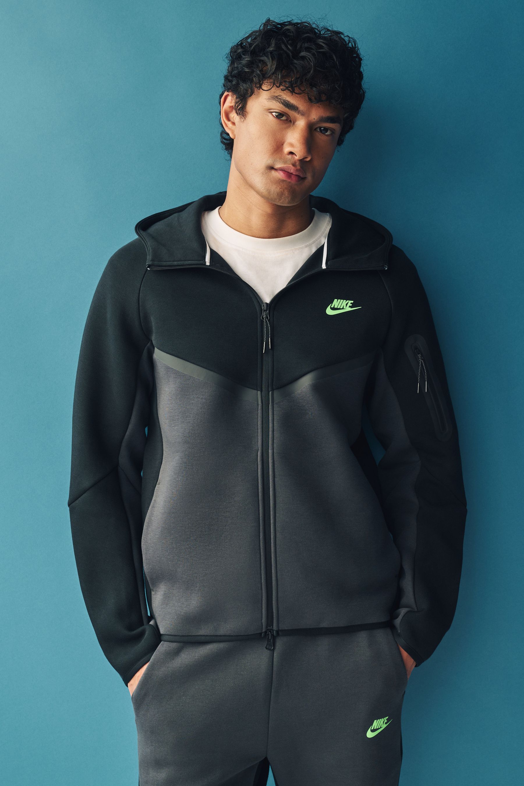 Nike tech fleece green and black sale