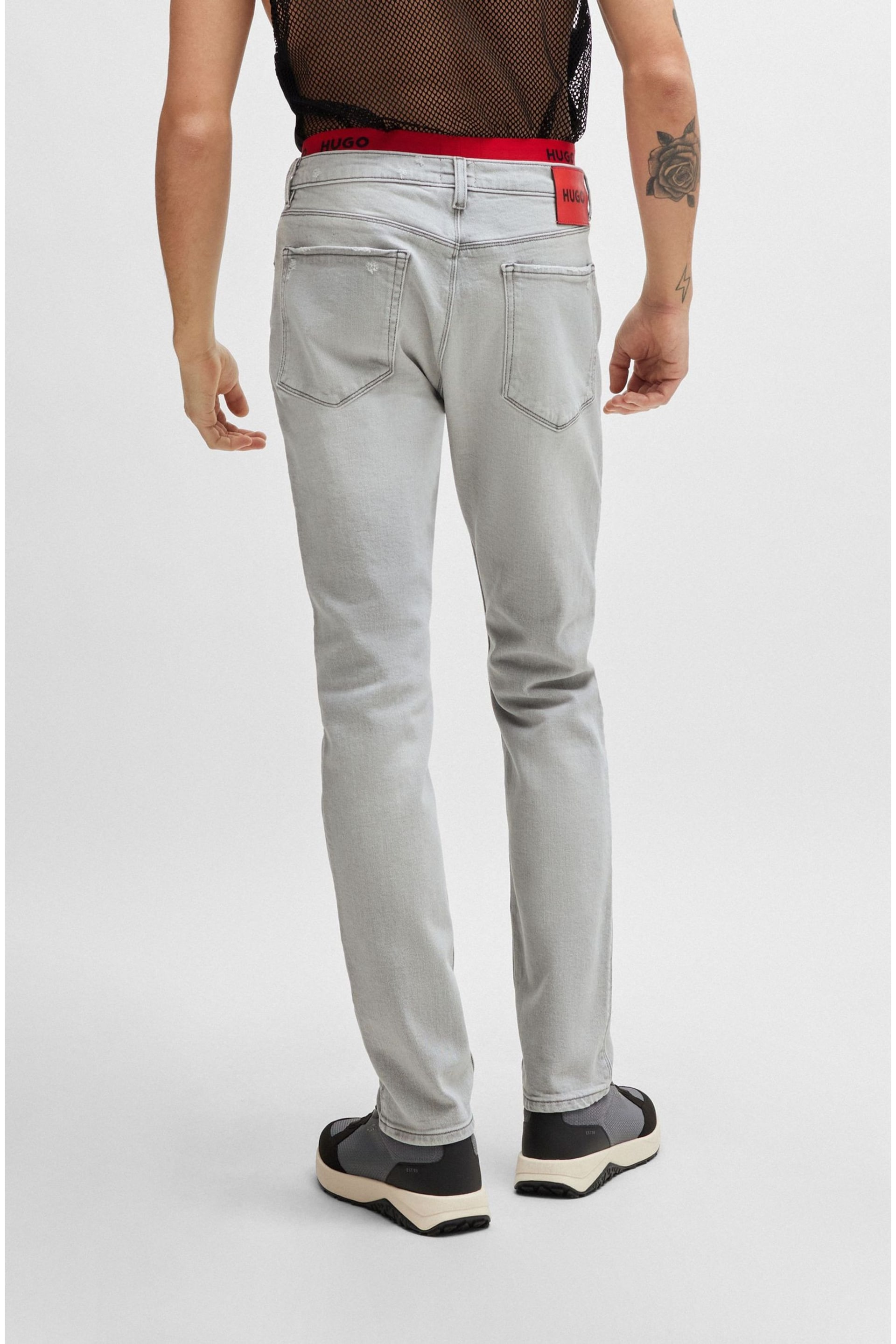 HUGO Grey Slim-Fit Jeans in Light-Grey Denim - Image 4 of 5