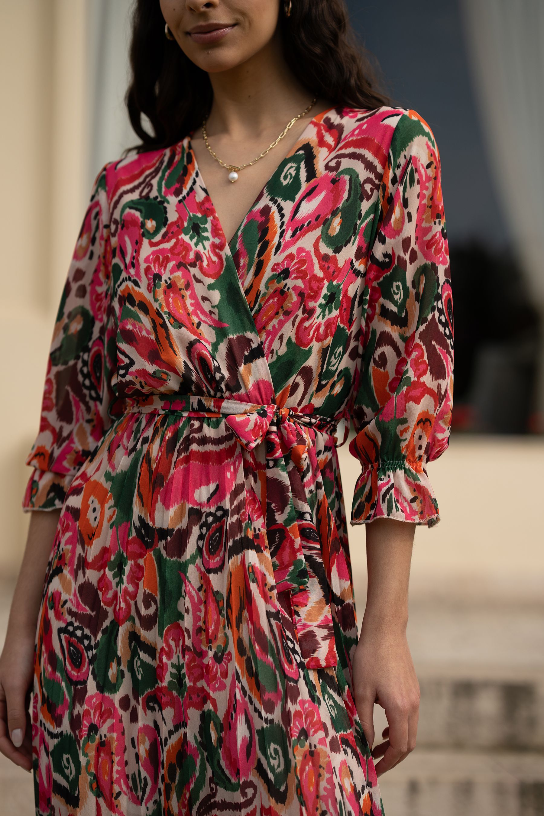 Buy Robe mi longue plissee Yumi paisley avec plis from Next France