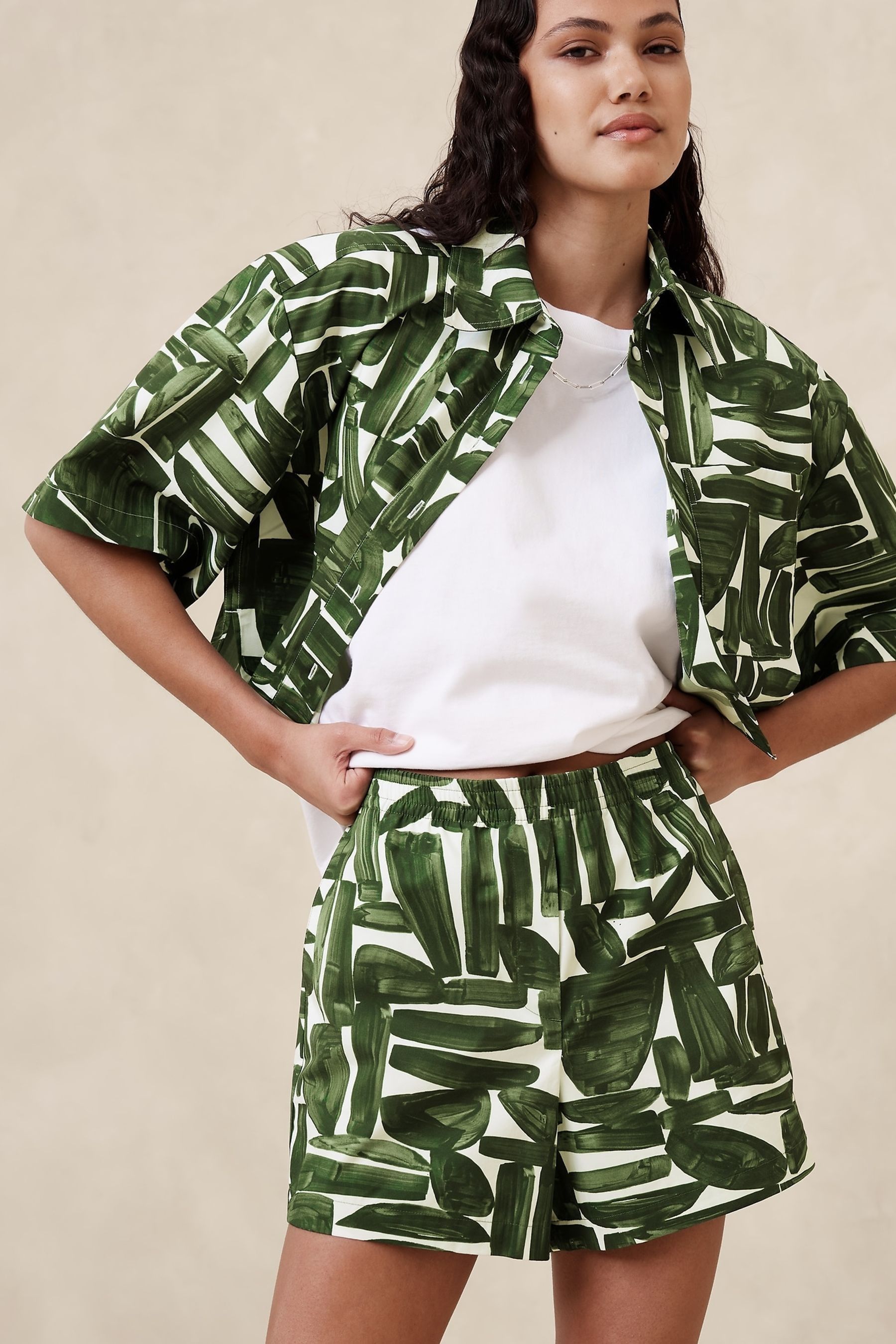 Buy Banana Republic Green Twill Pull On Shorts from Next Luxembourg
